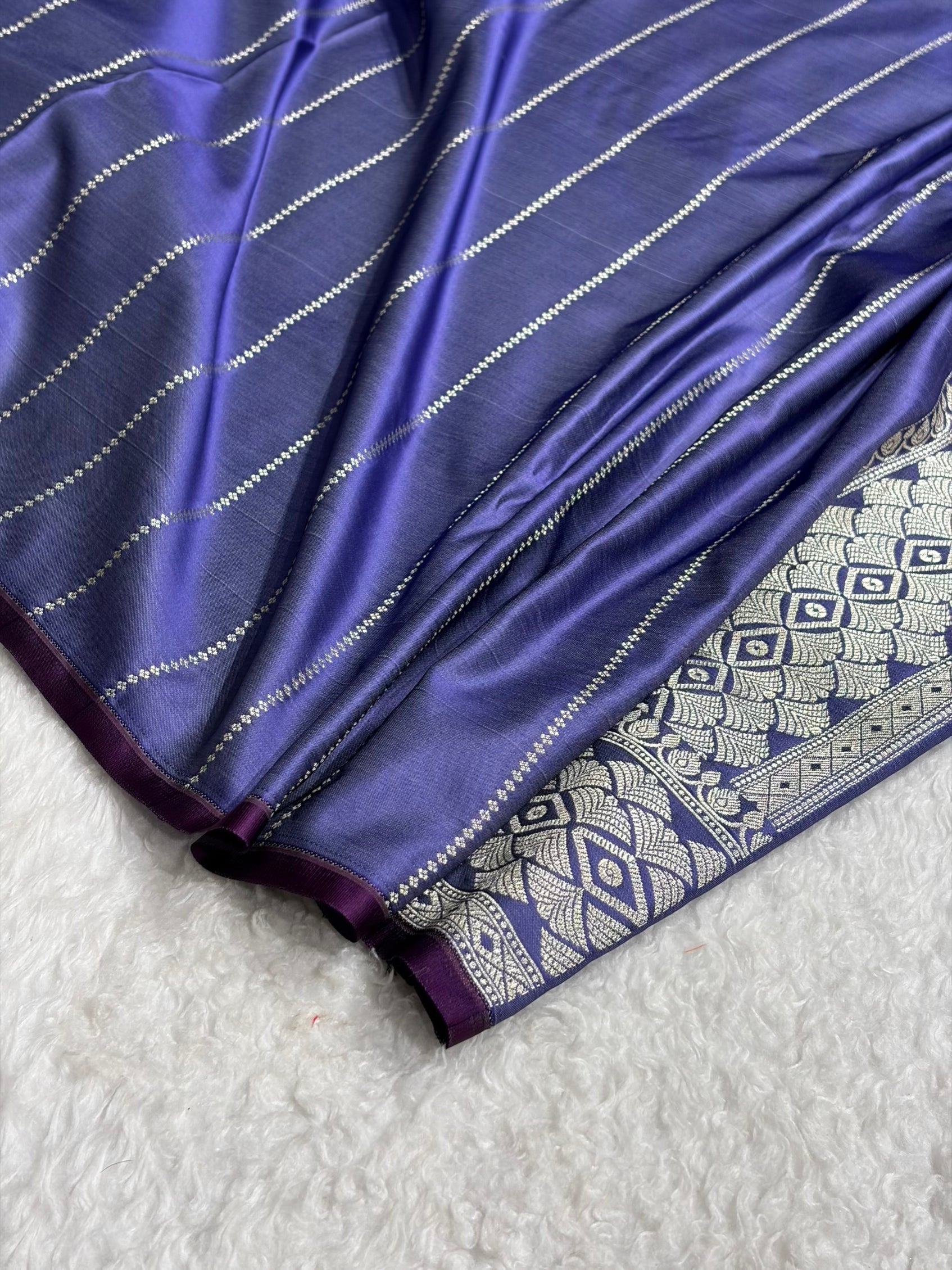 Banarasi Dark Lavender Shades Tanchoi Motif Mashru Silk Saree