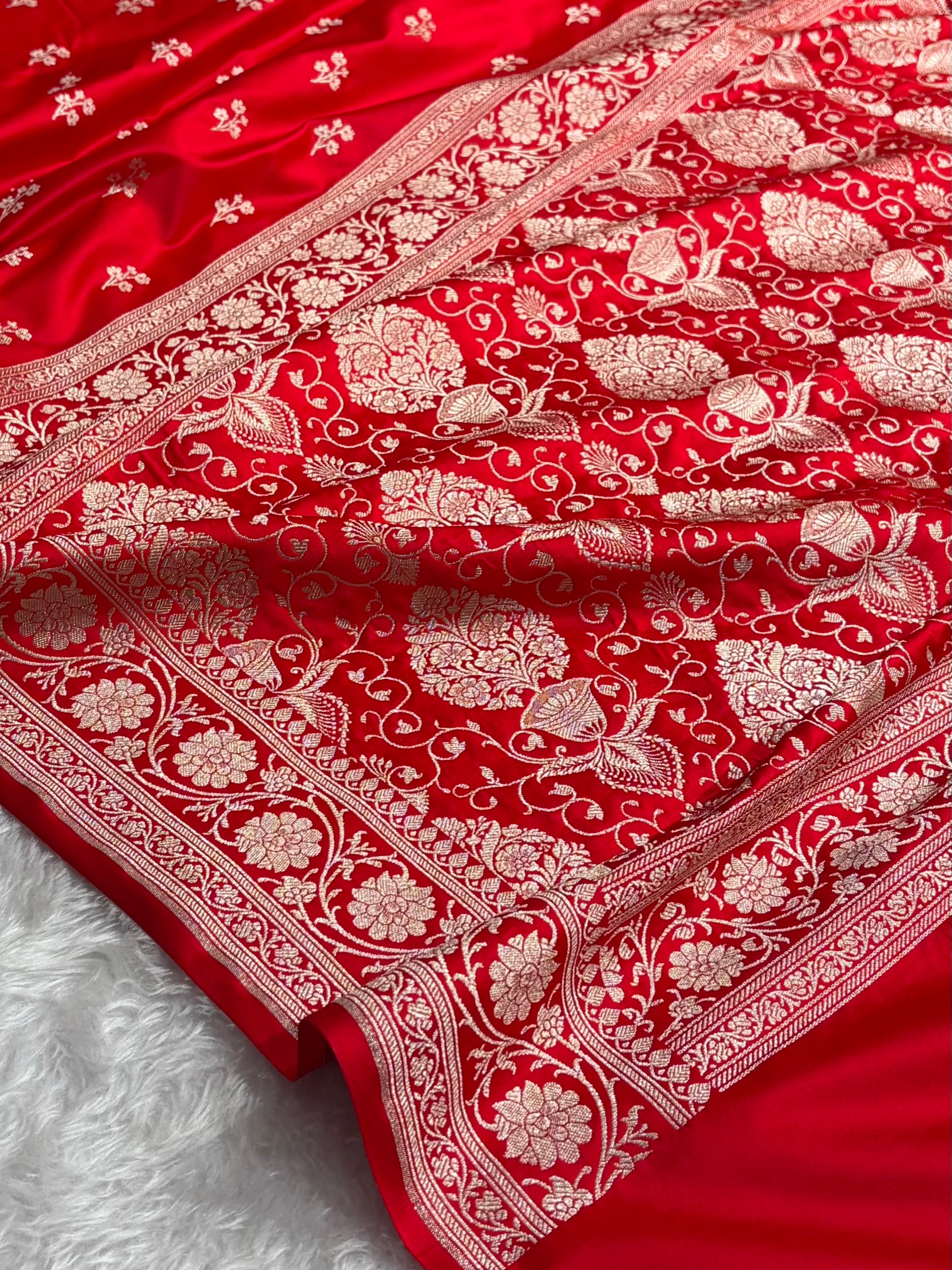 Red Shades Banarasi Boota Pattern Floral Mashru Silk Saree MSM-106