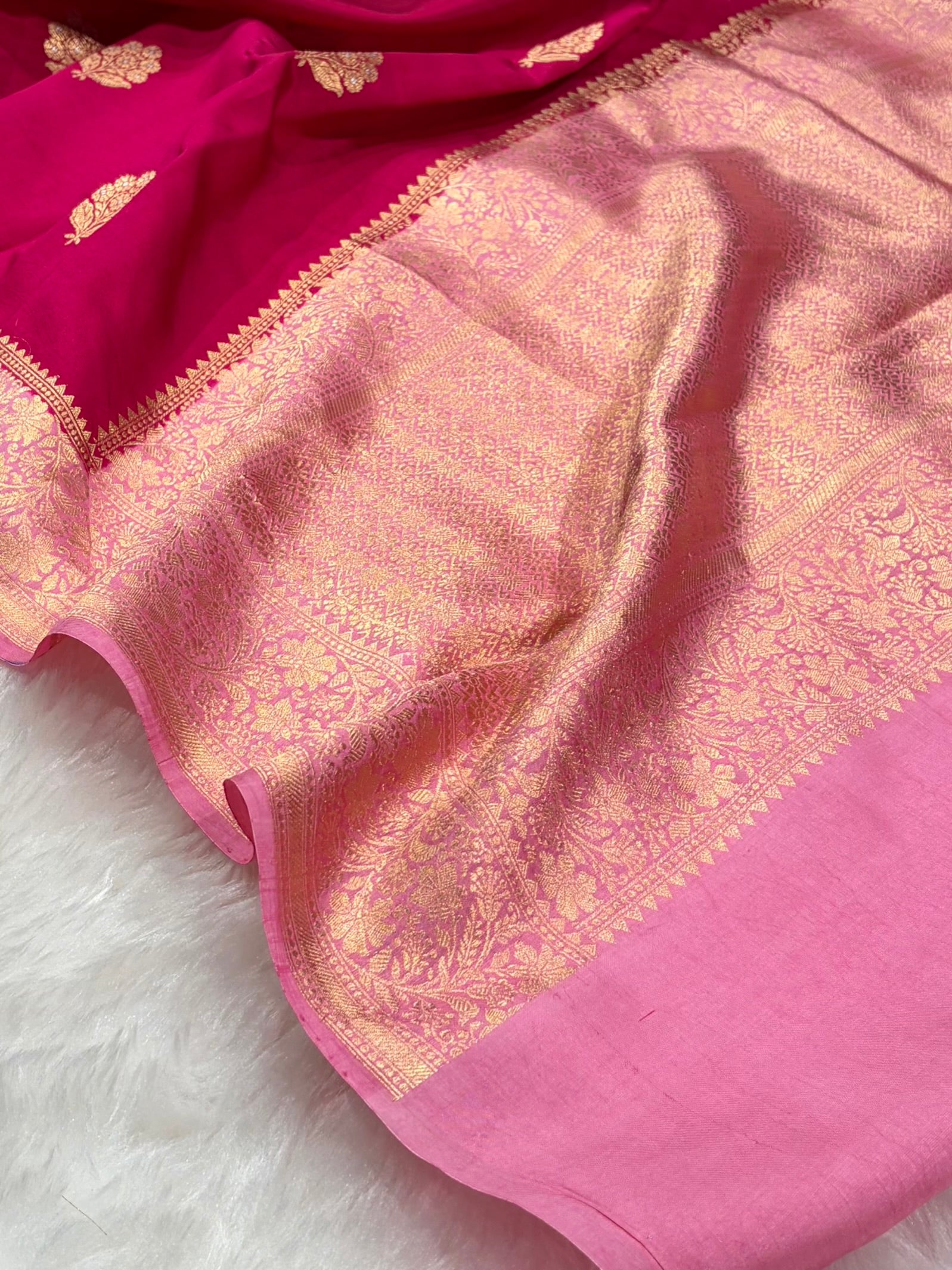 Banarasi Dark Rani With Baby Pink Contrast Shades Meenakari Boots Handwoven Pure Paper Silk Saree RM-90