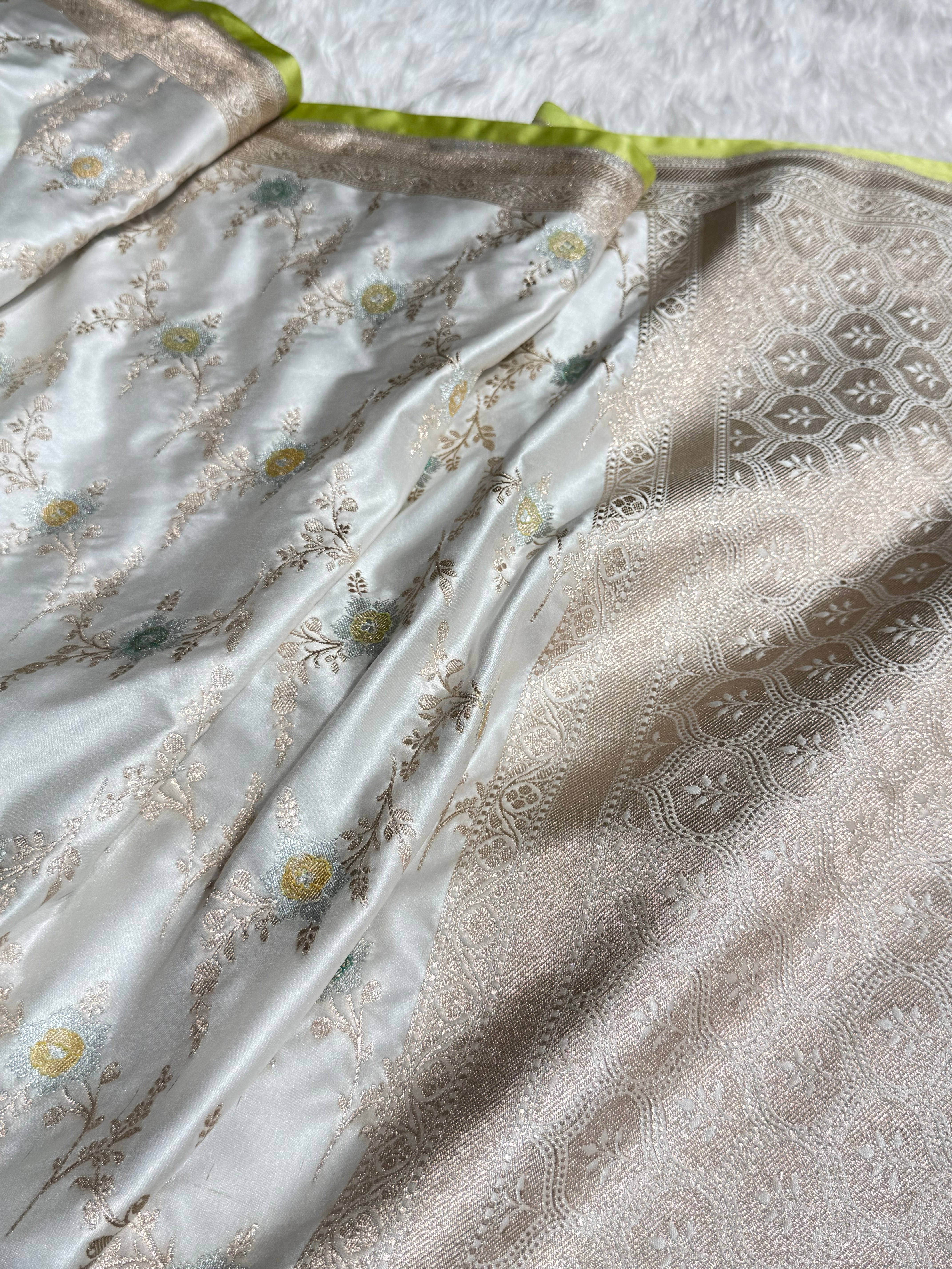 White Minakari Jaal With Green Edge Mashru Silk Saree