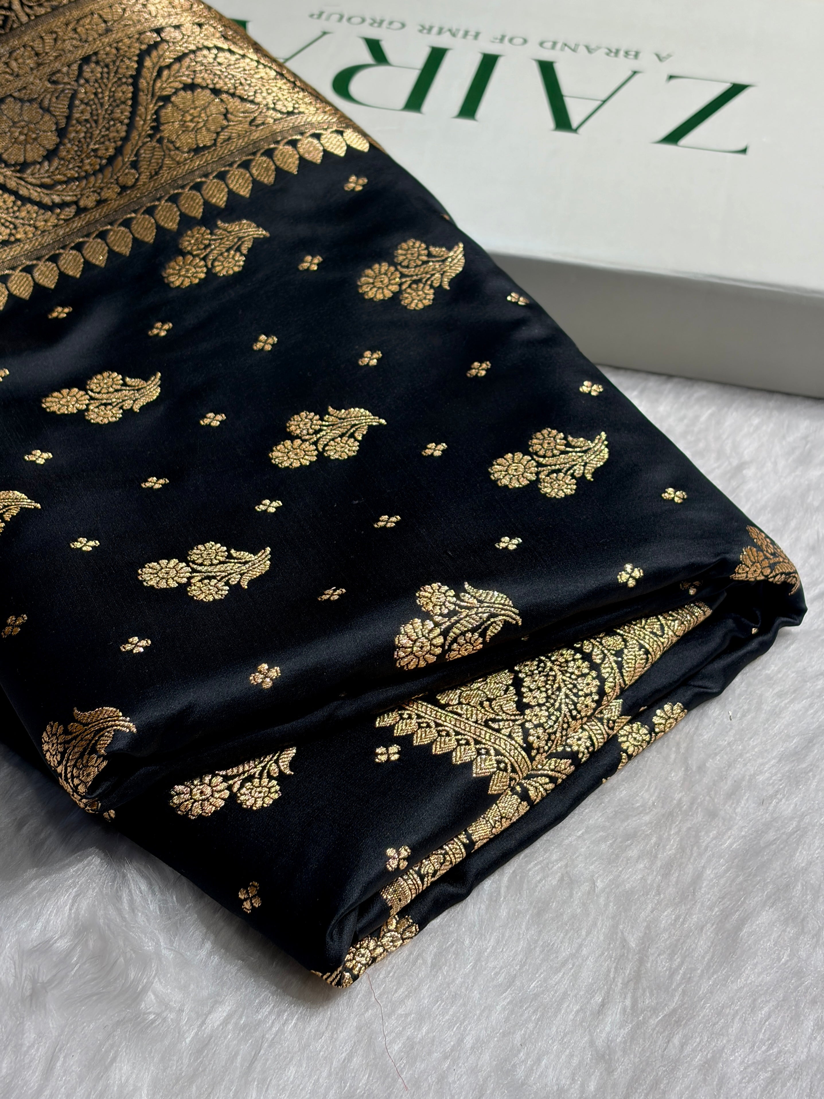 Banarasi Black Floral Unique Boota Pattern Satin Katan Silk Saree SK73