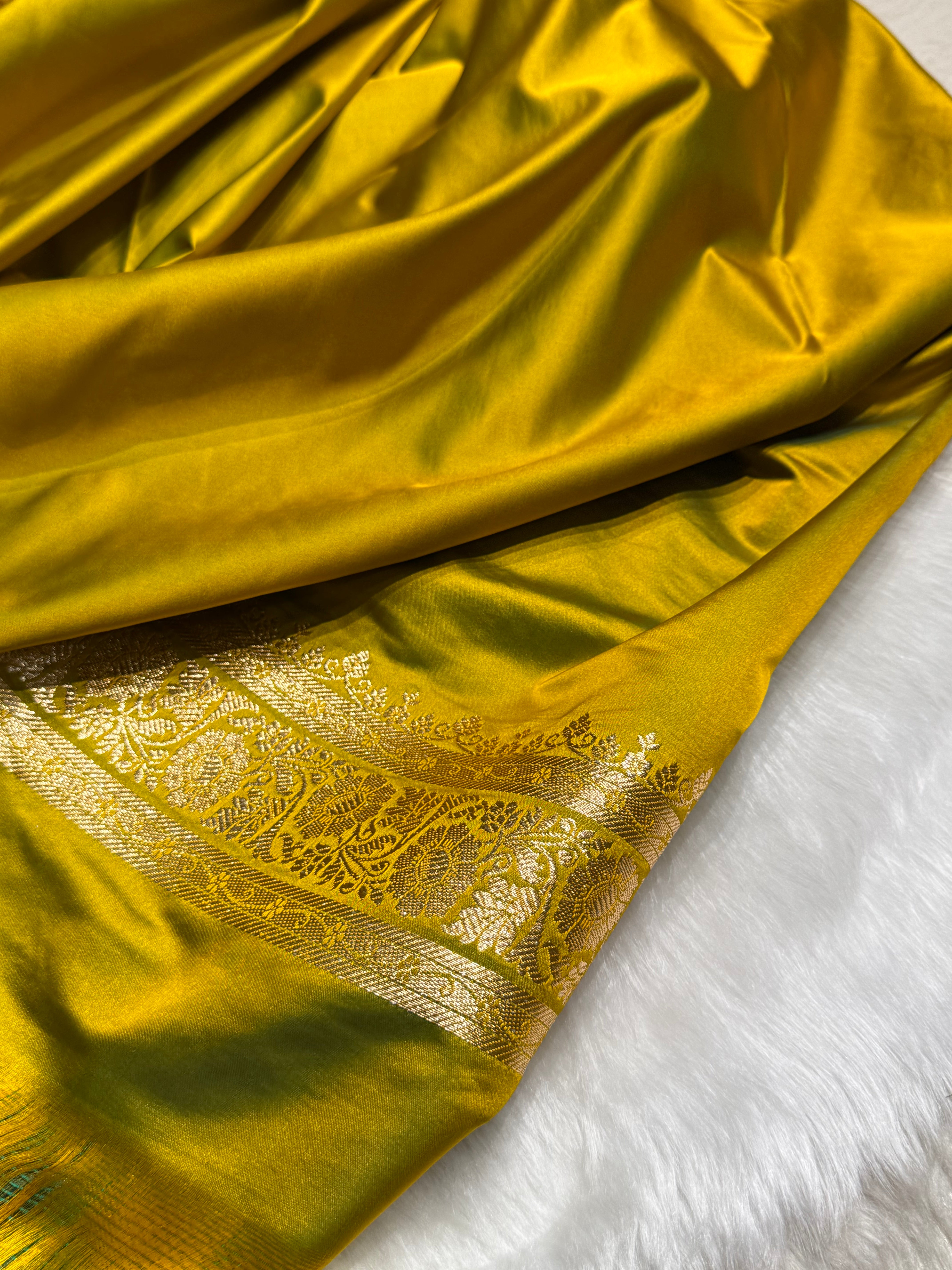 Mehandi Green Floral Jaal Pattern Satin Katan Silk saree SK42