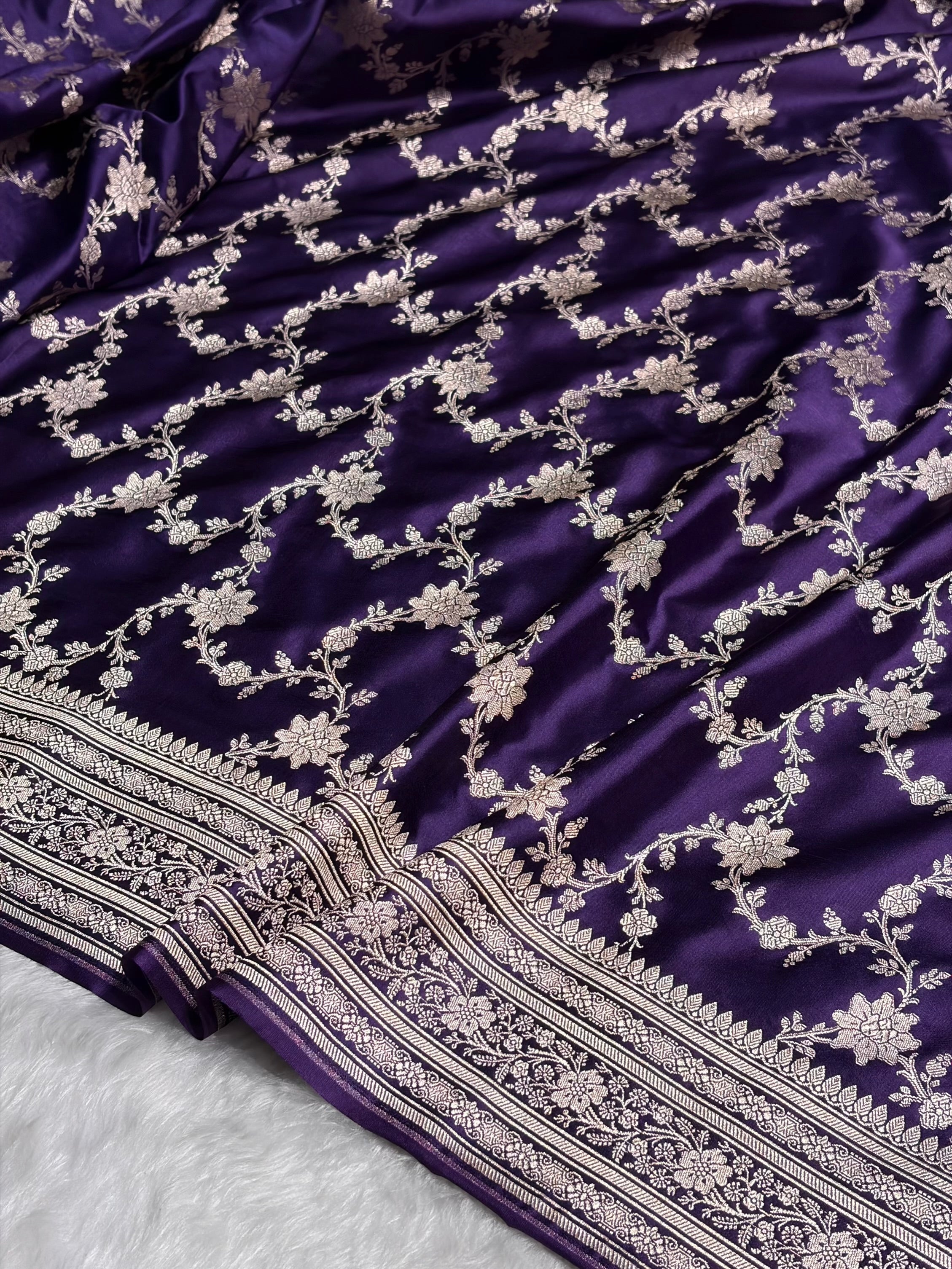 Purple Shades Jaal Pattern Floral Jaal Mashru Silk Saree MS07