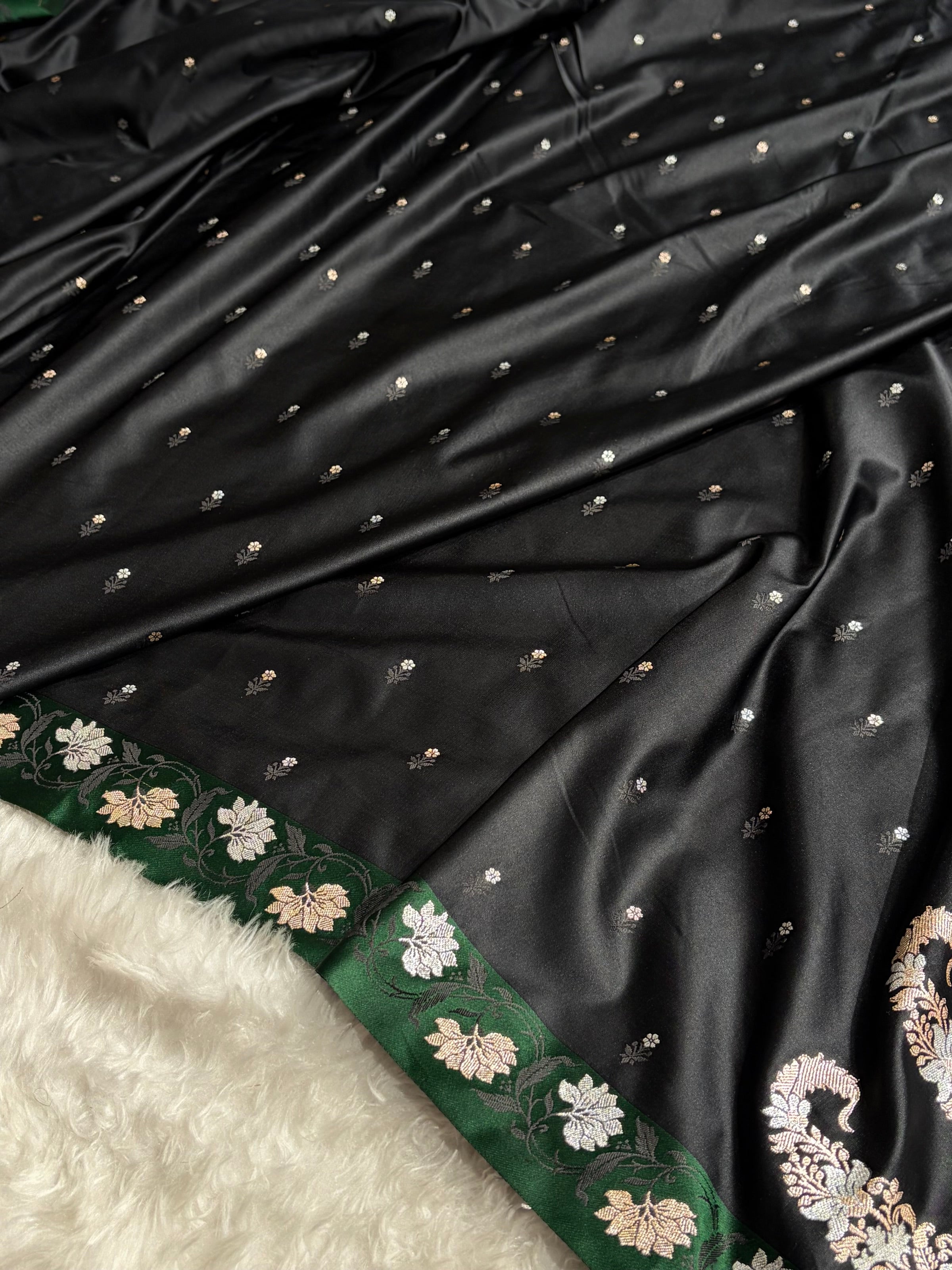Black With Bottle Green Floral Boota With Floral Border Mashru Silk Saree MSM-78