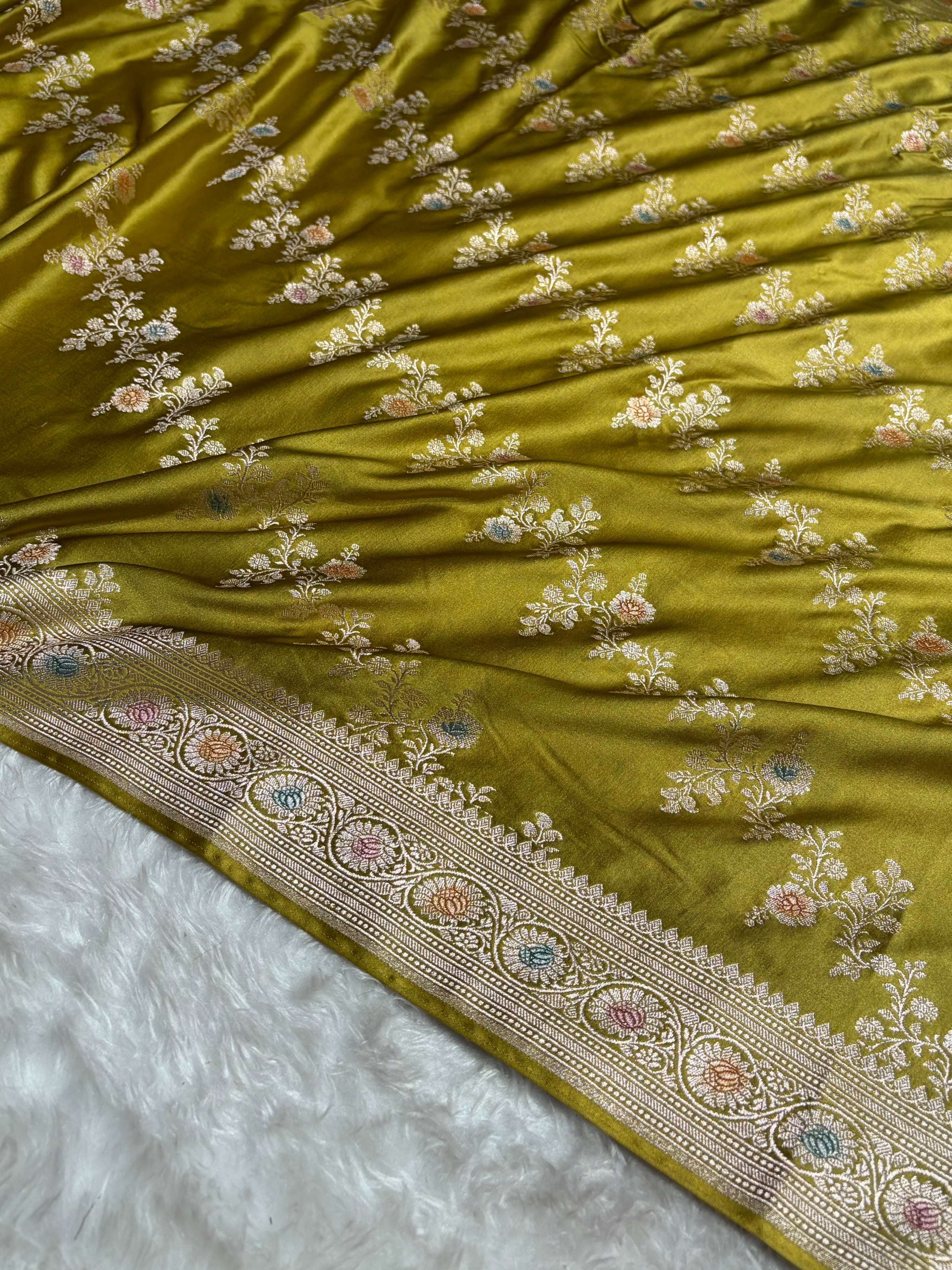 Mehendi Minakari Banarasi Cross Mashru Silk Saree MS01