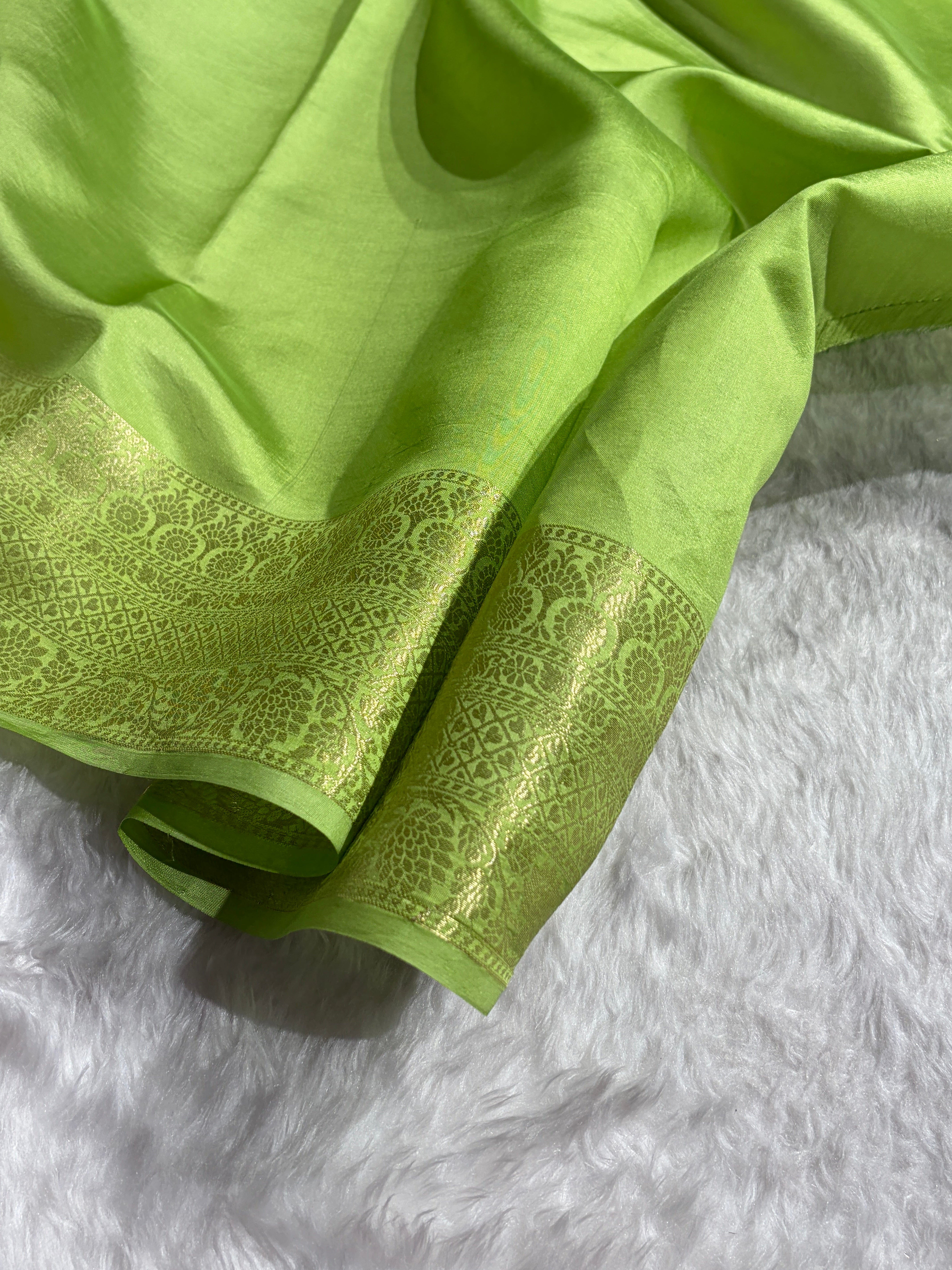 Banarasi Light Green Shade Flower Minakari Brocade Pure Caramel Mango Silk Saree CS-22