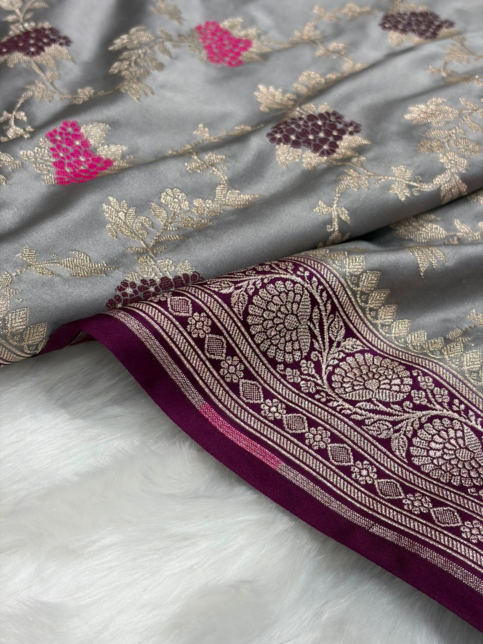 Contrast Gray Shades With Minakari Jaal Pattern Mashru Silk Saree MS57