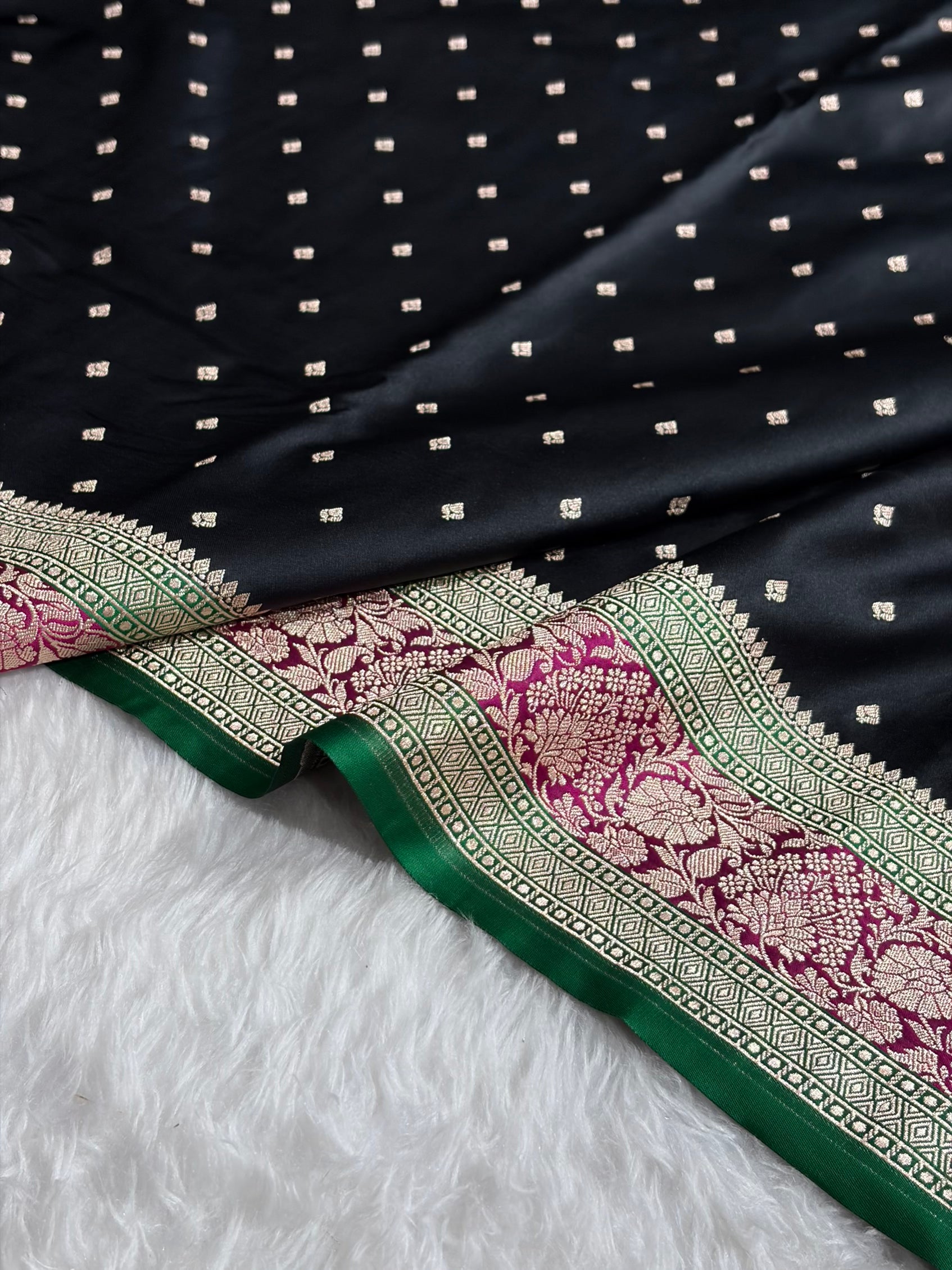 Banarasi Contrast Black With Rani Floral Border Mashru Silk Saree MSM-99