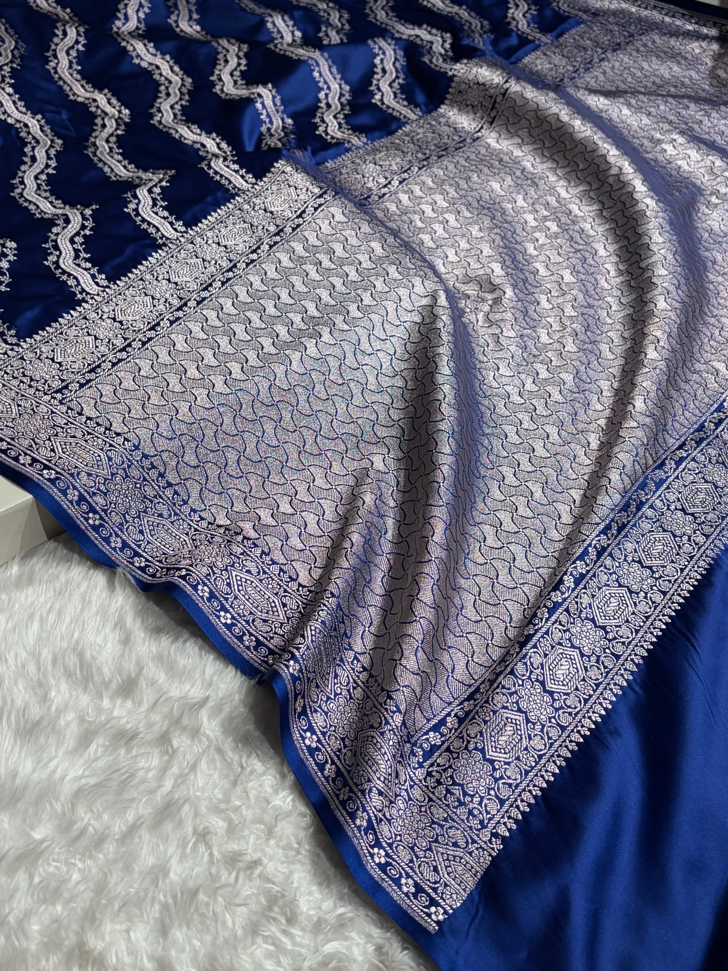 Banarasi Cross Pattern in Royal Blue Shades Floral Mashru Silk Saree MS93