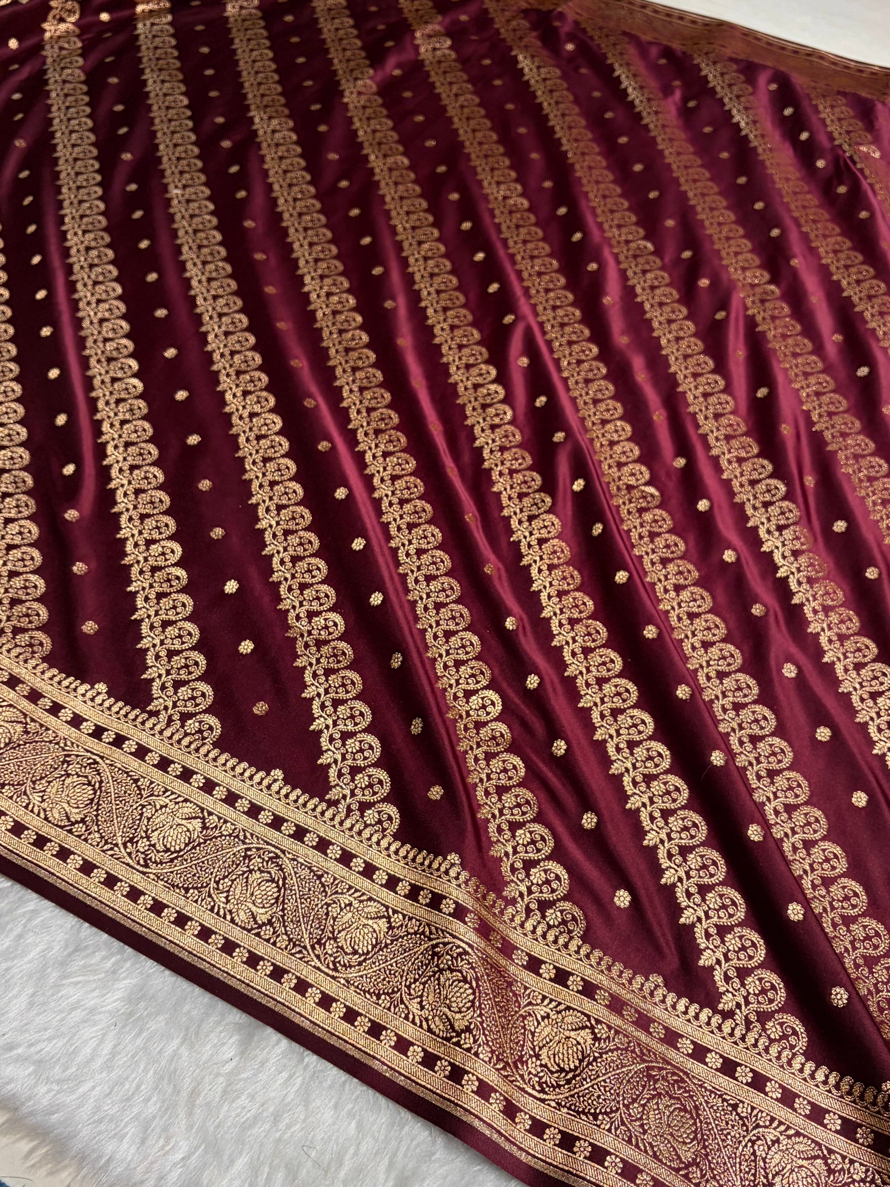 Garnet Shades Cross Floral Pattern Satin Katan Silk Saree SK79