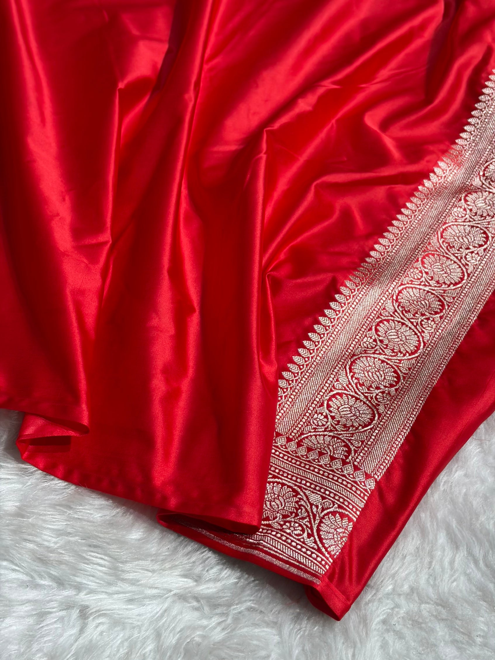 Contrast White / RedBanarasi Cross Mashru Silk Saree MCS01