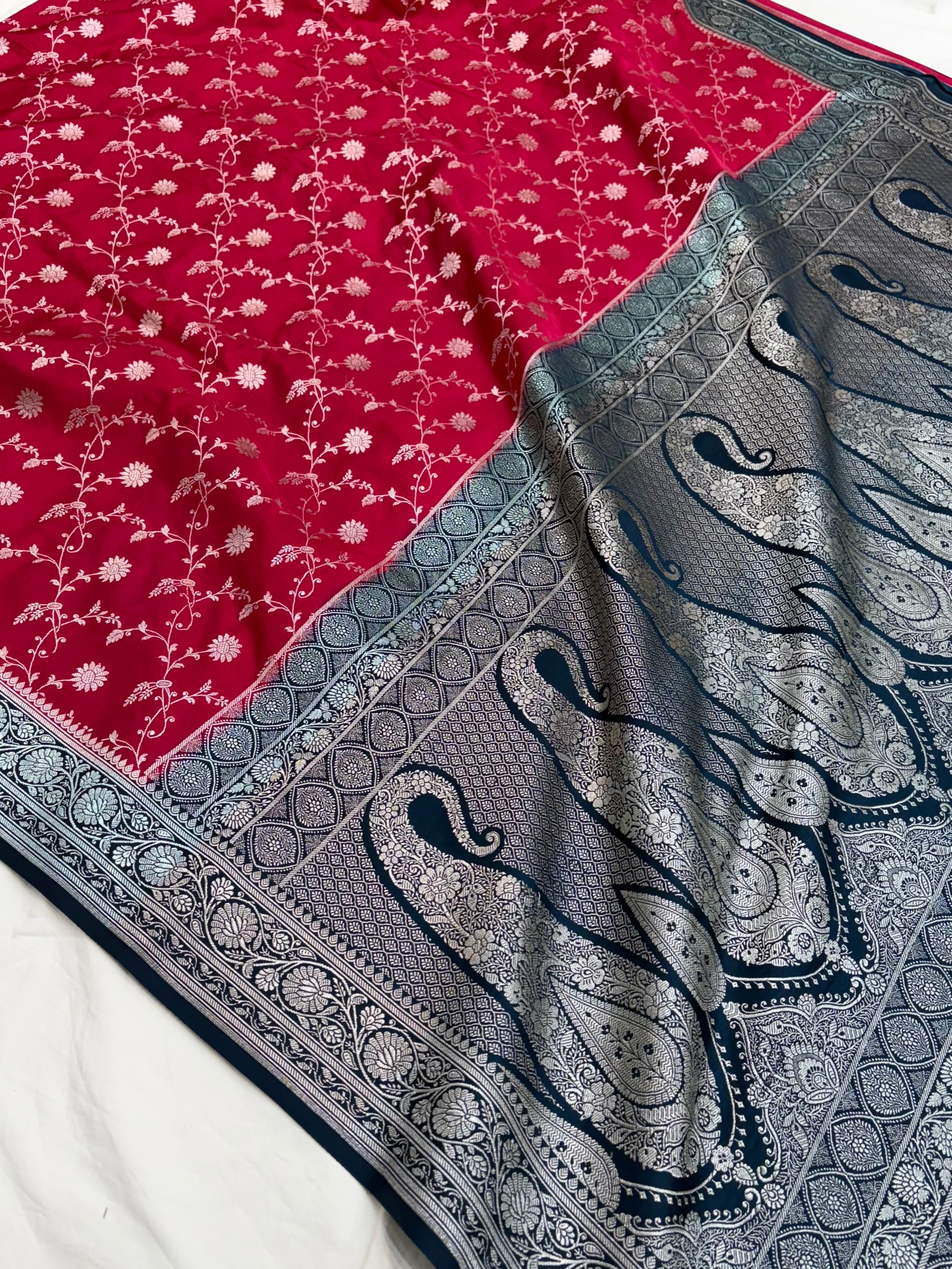 Red / German Blue Contrast Shade With Booti Pattern Mashru Silk Saree