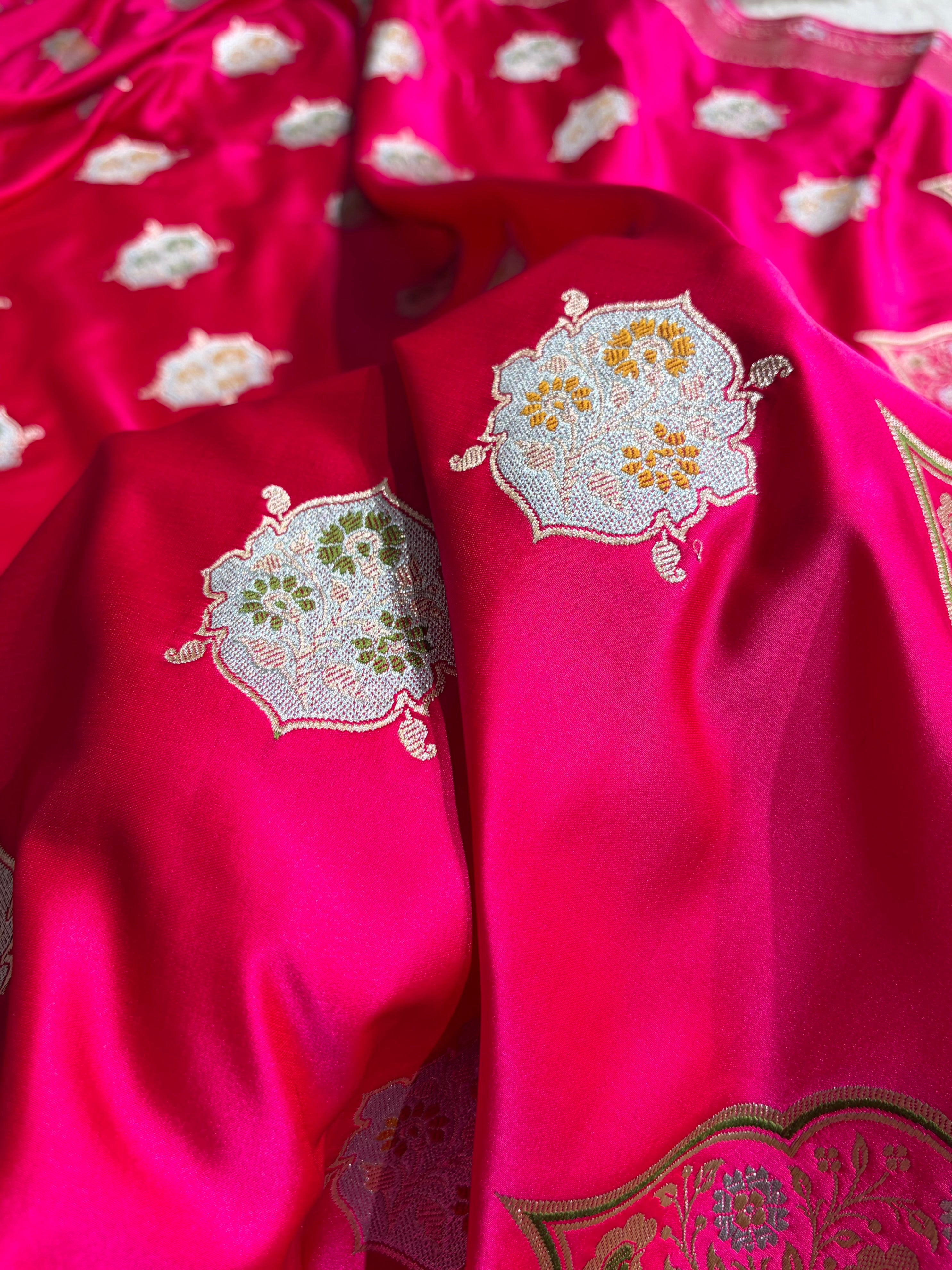 Premium Banarasi Satin Katan Saree Minakari Booti Pattern in Rani Shades SK138