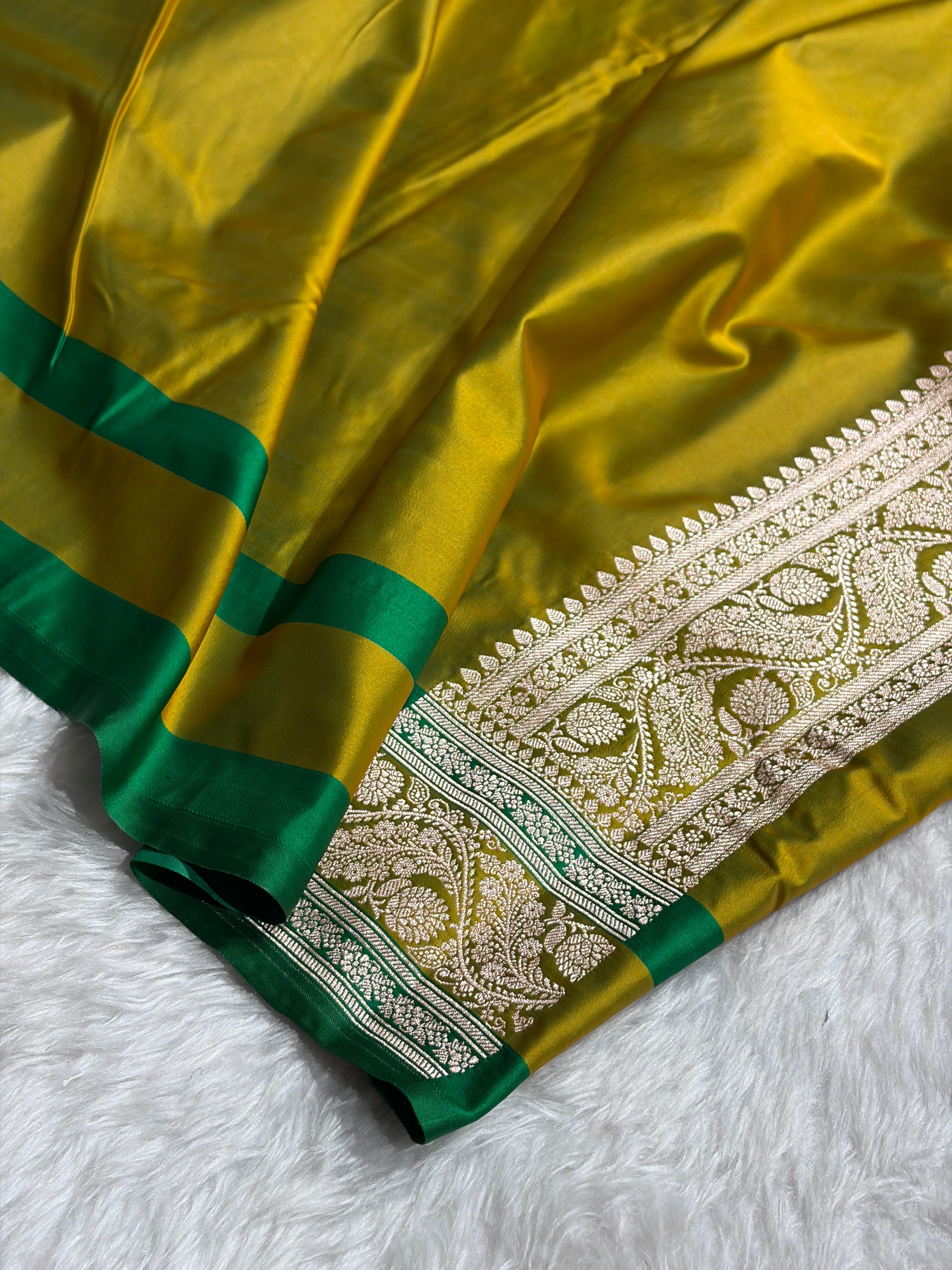 Banarasi Chocolate With Contrast Liril Green Floral Border Mashru Silk Saree MSM-101