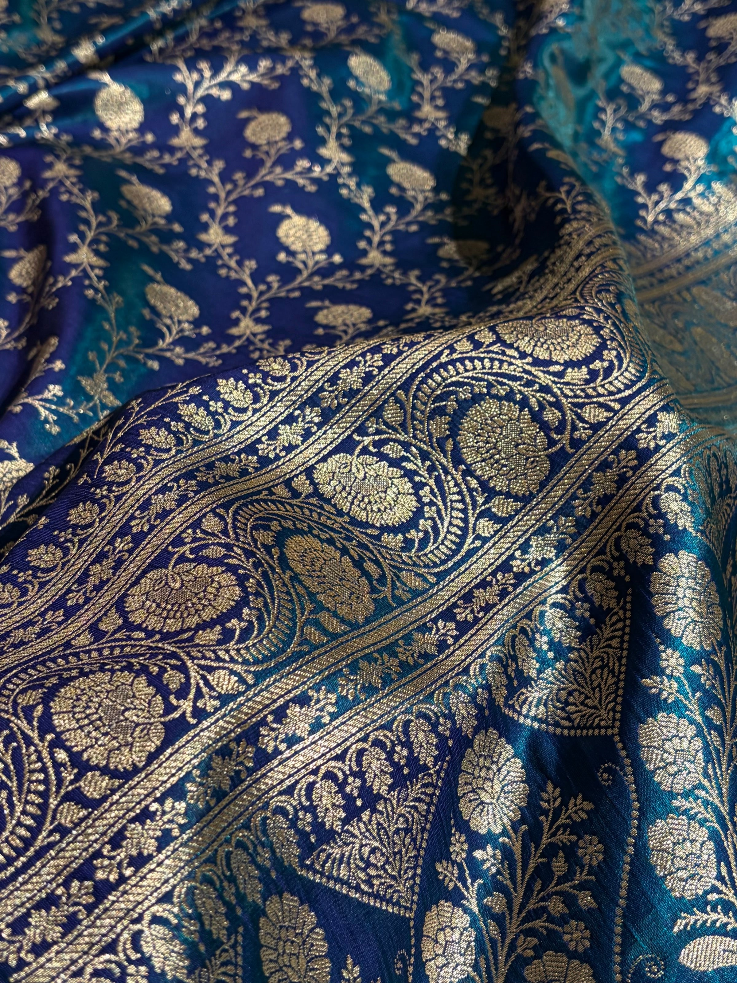 Peacock Shades Jaal Pattern Banarasi Satin Silk Saree SS55