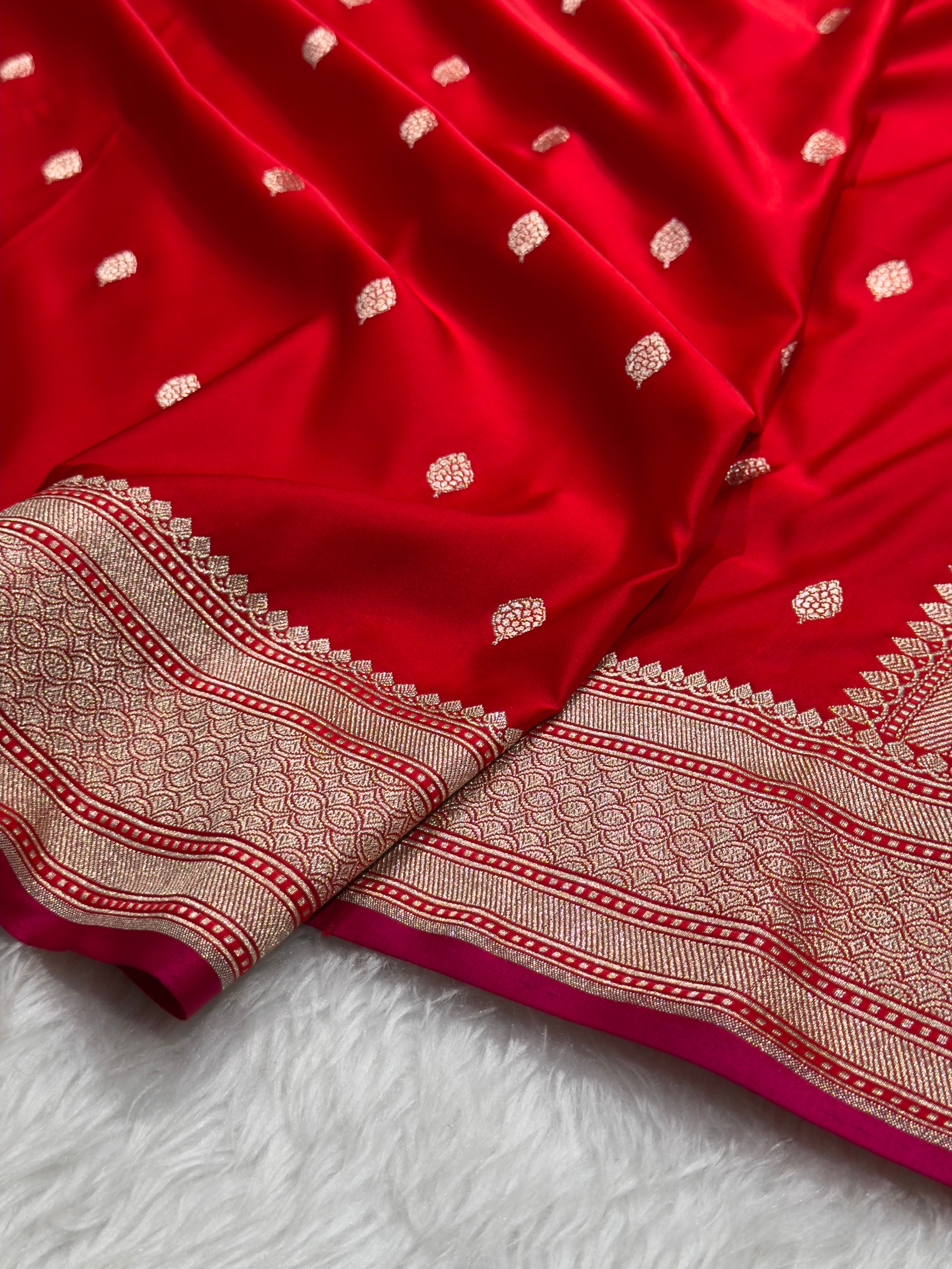 Red Mashru Booti Mashru Silk Saree