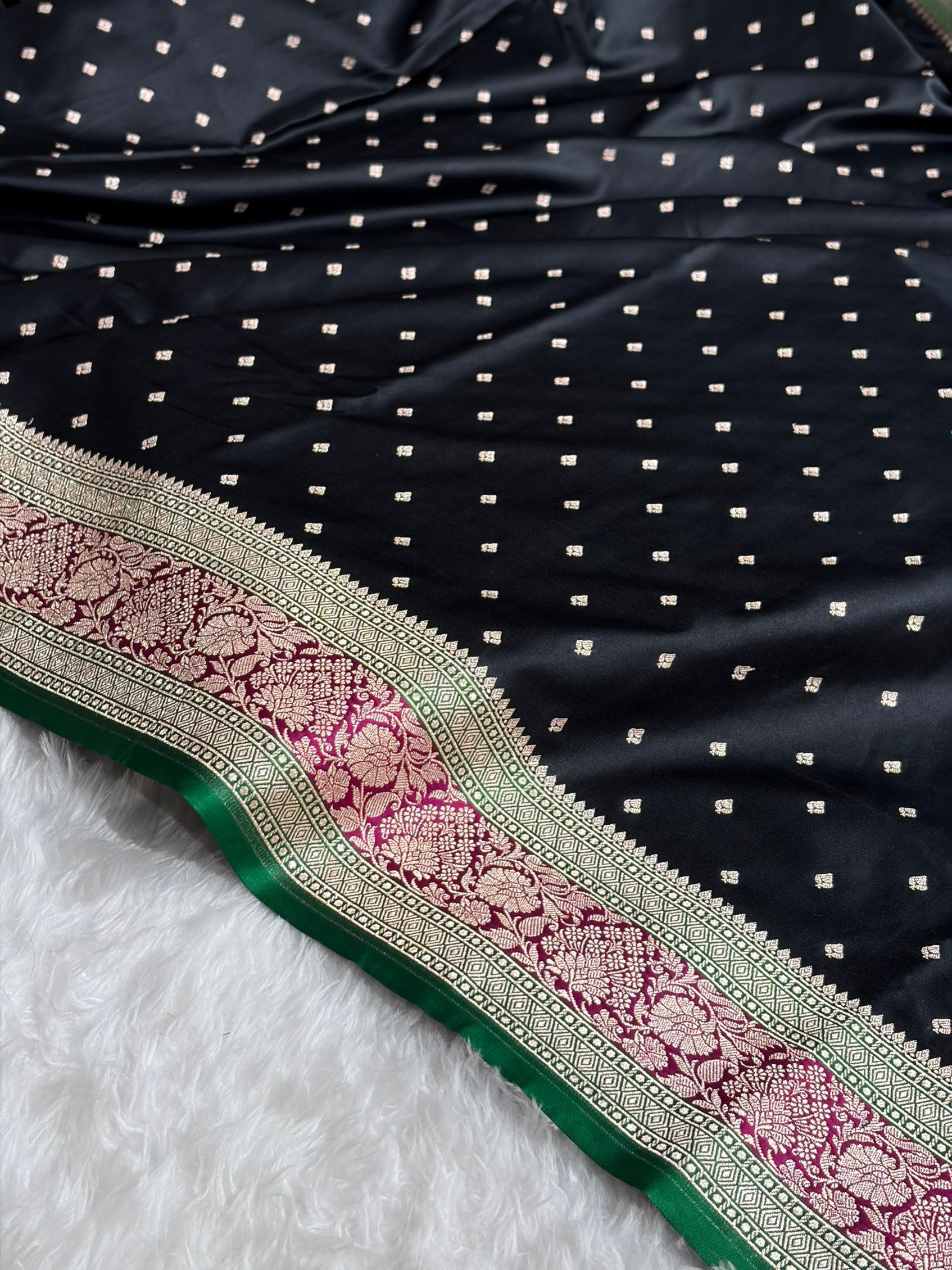 Banarasi Contrast Black With Rani Floral Border Mashru Silk Saree MSM-99