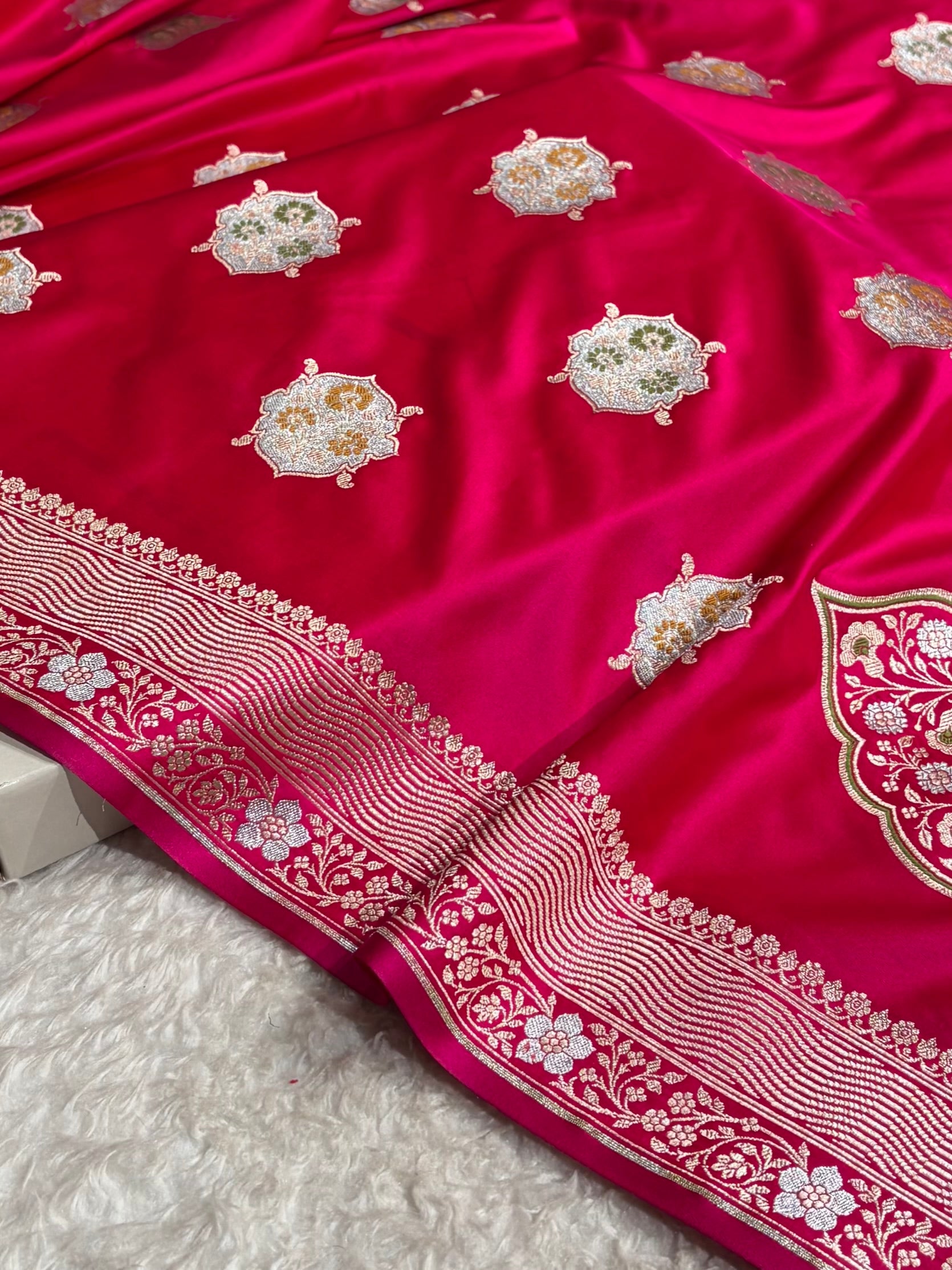 Premium Banarasi Satin Katan Saree Minakari Booti Pattern in Rani Shades SK138