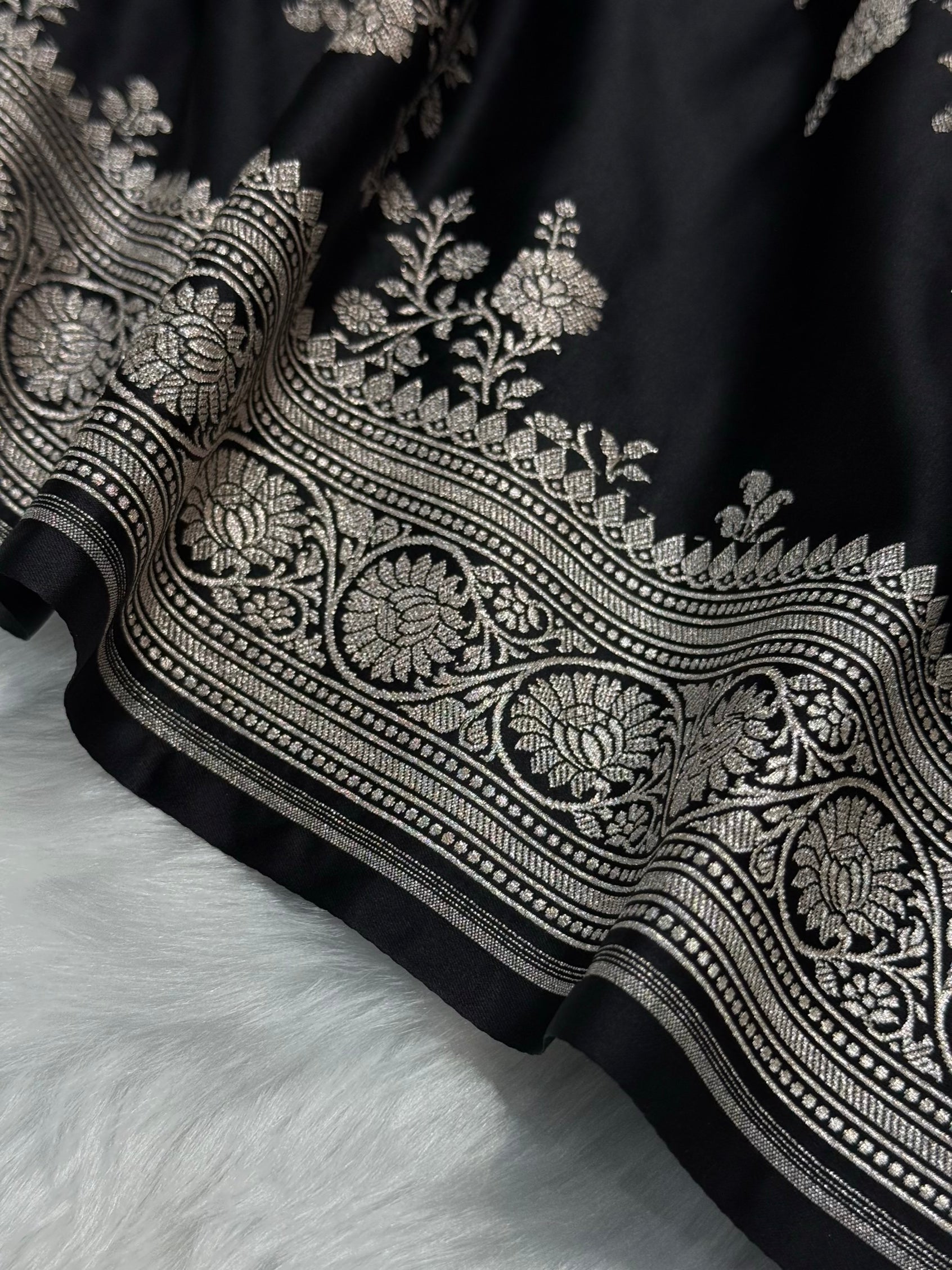 Black Beautiful Banarasi Cross Mashru Silk Saree