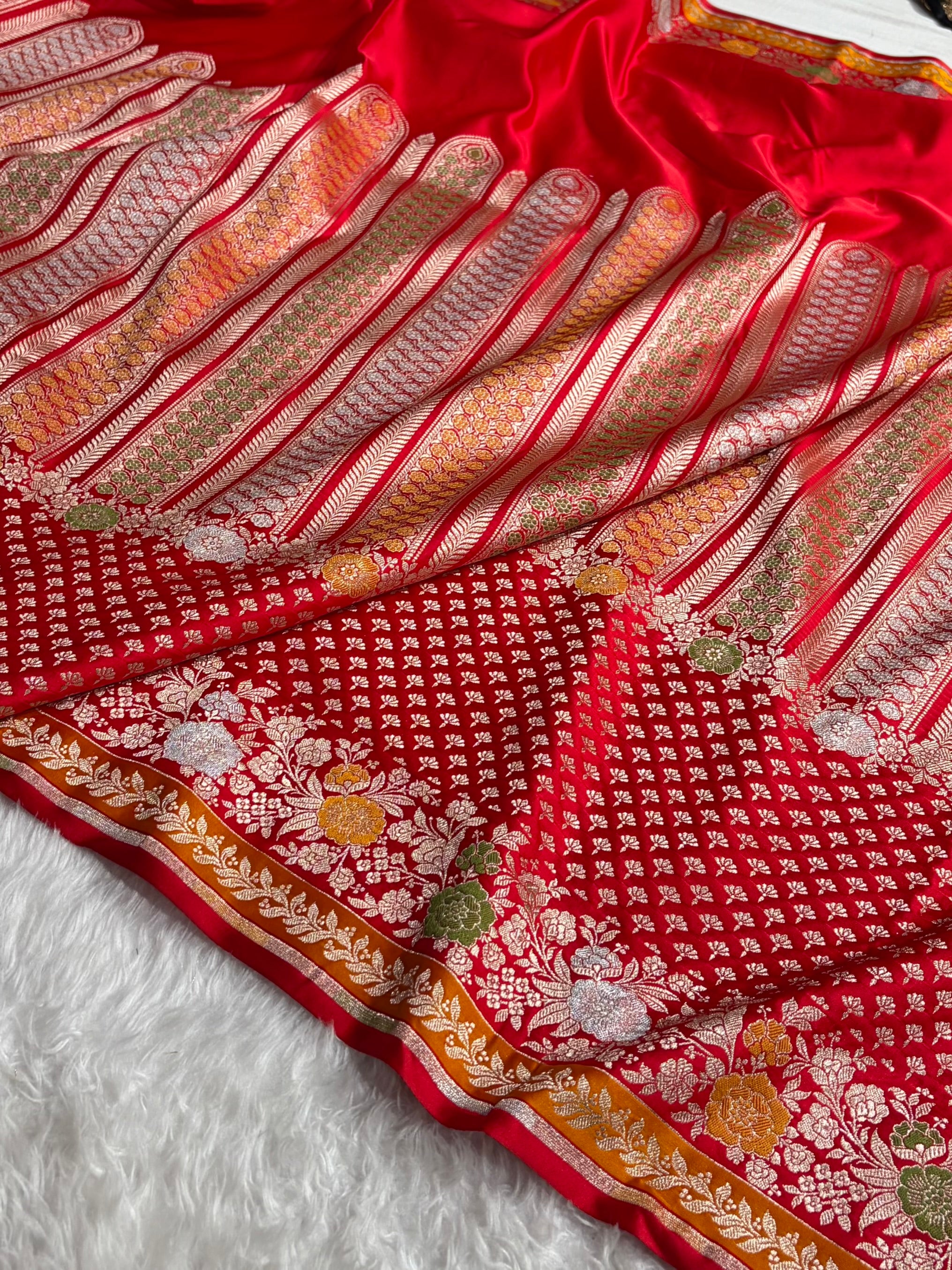 Banarasi Red Shades Floral Minakari Skirt Border Mashru Silk Saree MSM-83