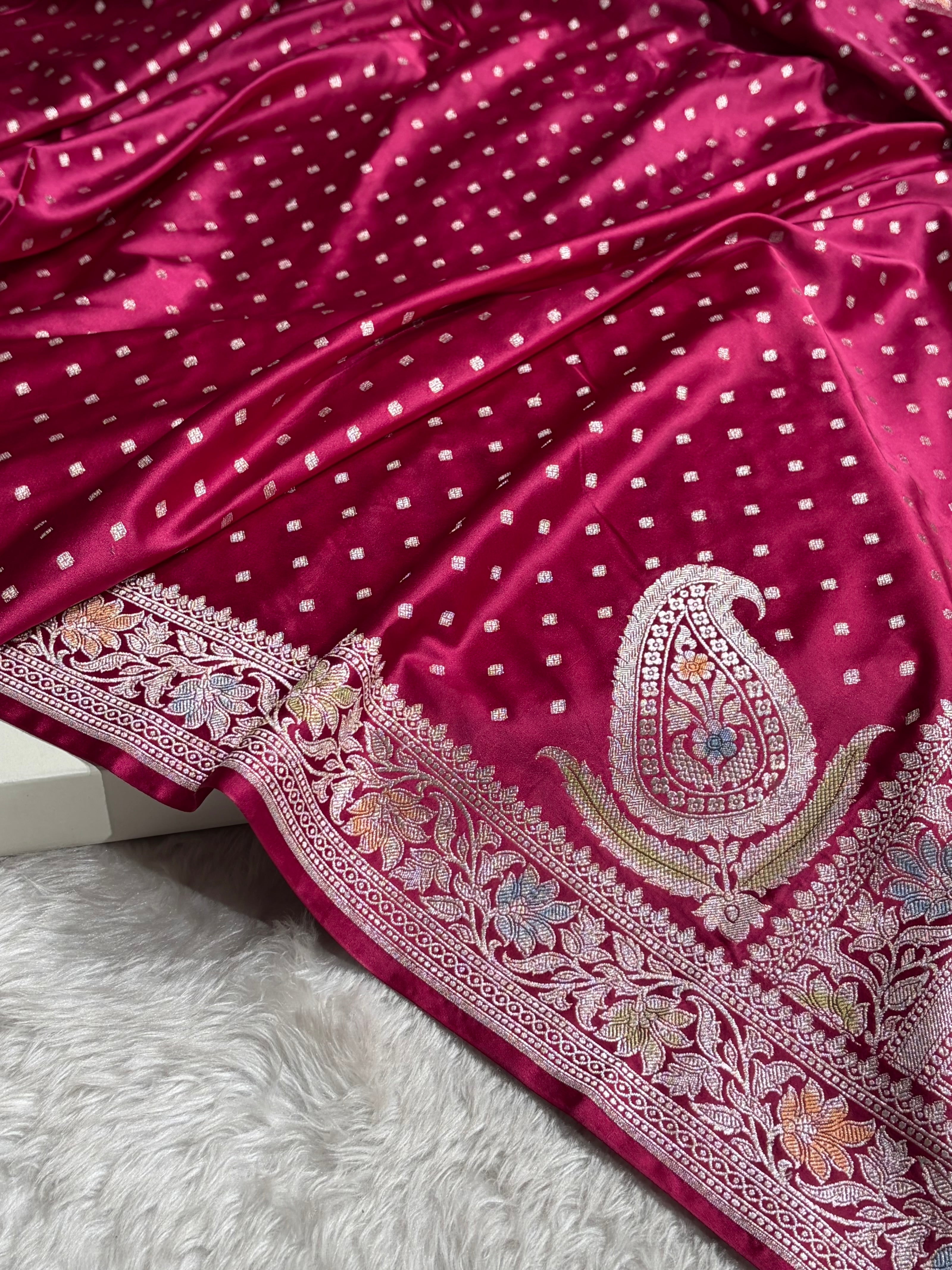 Banarasi Floral Pattern in Deep Magenta Shades Floral Mashru Silk Saree MCS95