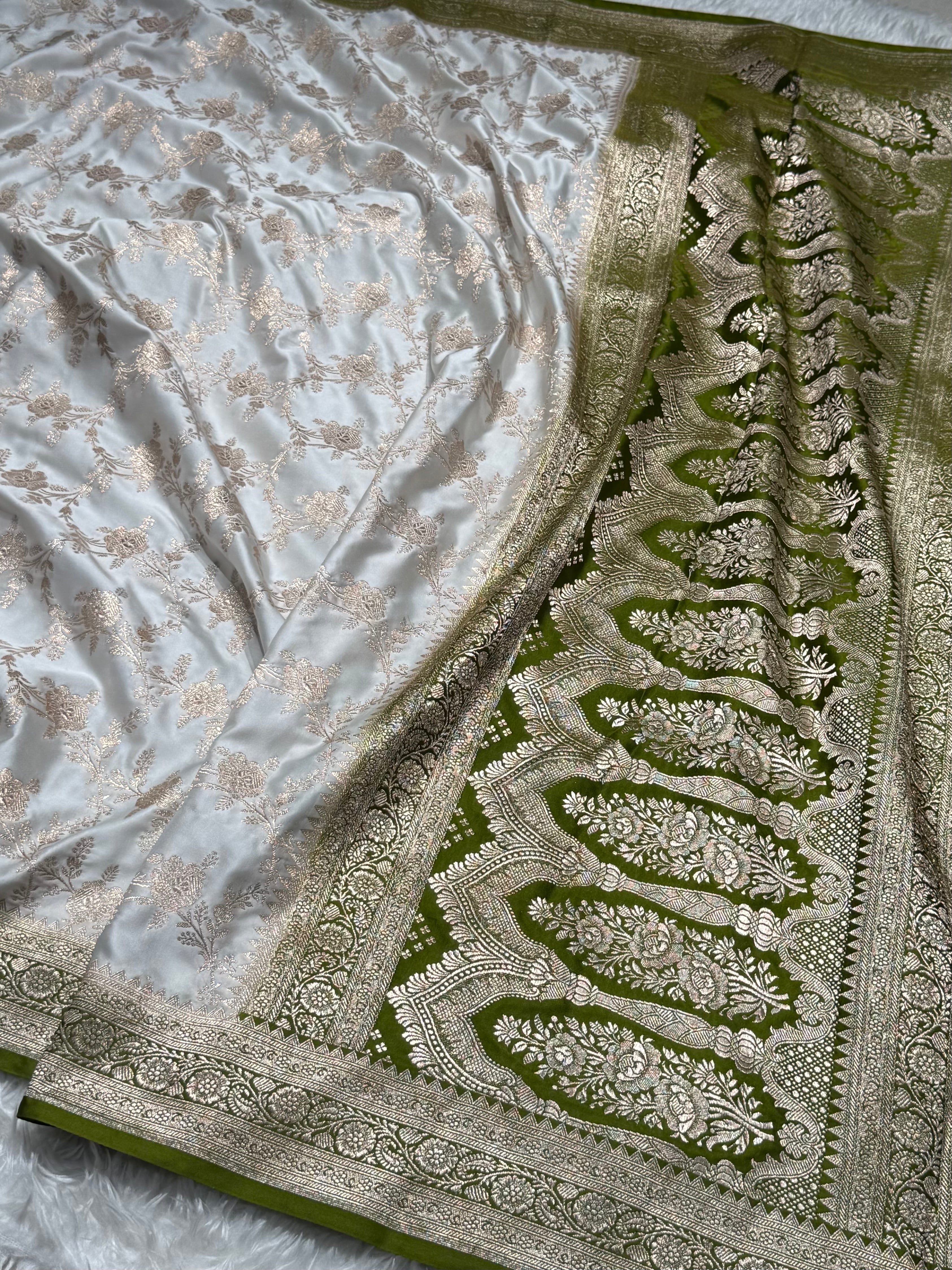 Contrast Mehandi- White Combination Jaal Mashru Silk Saree