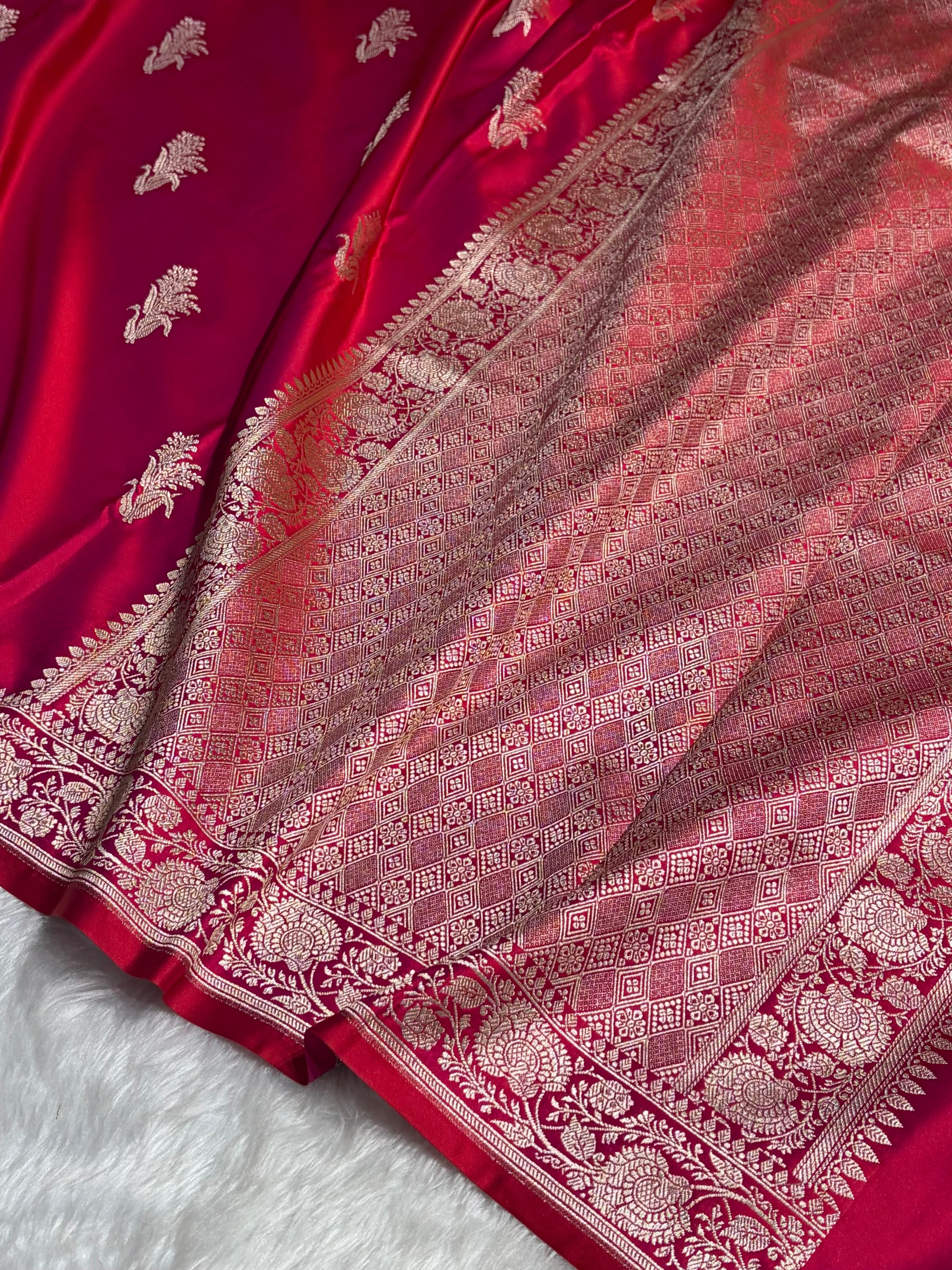 Magentic Red Boota With Floral Border Mashru Silk Saree MSM-89