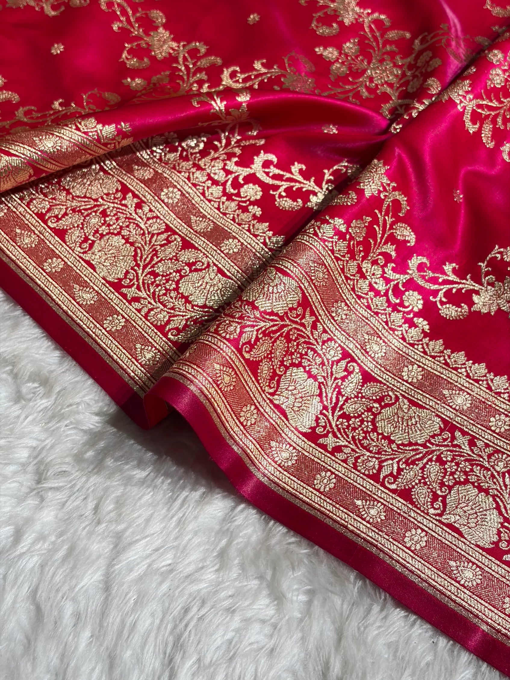Rani Shades Jaal Pattern Banarasi Satin Silk Saree SS48