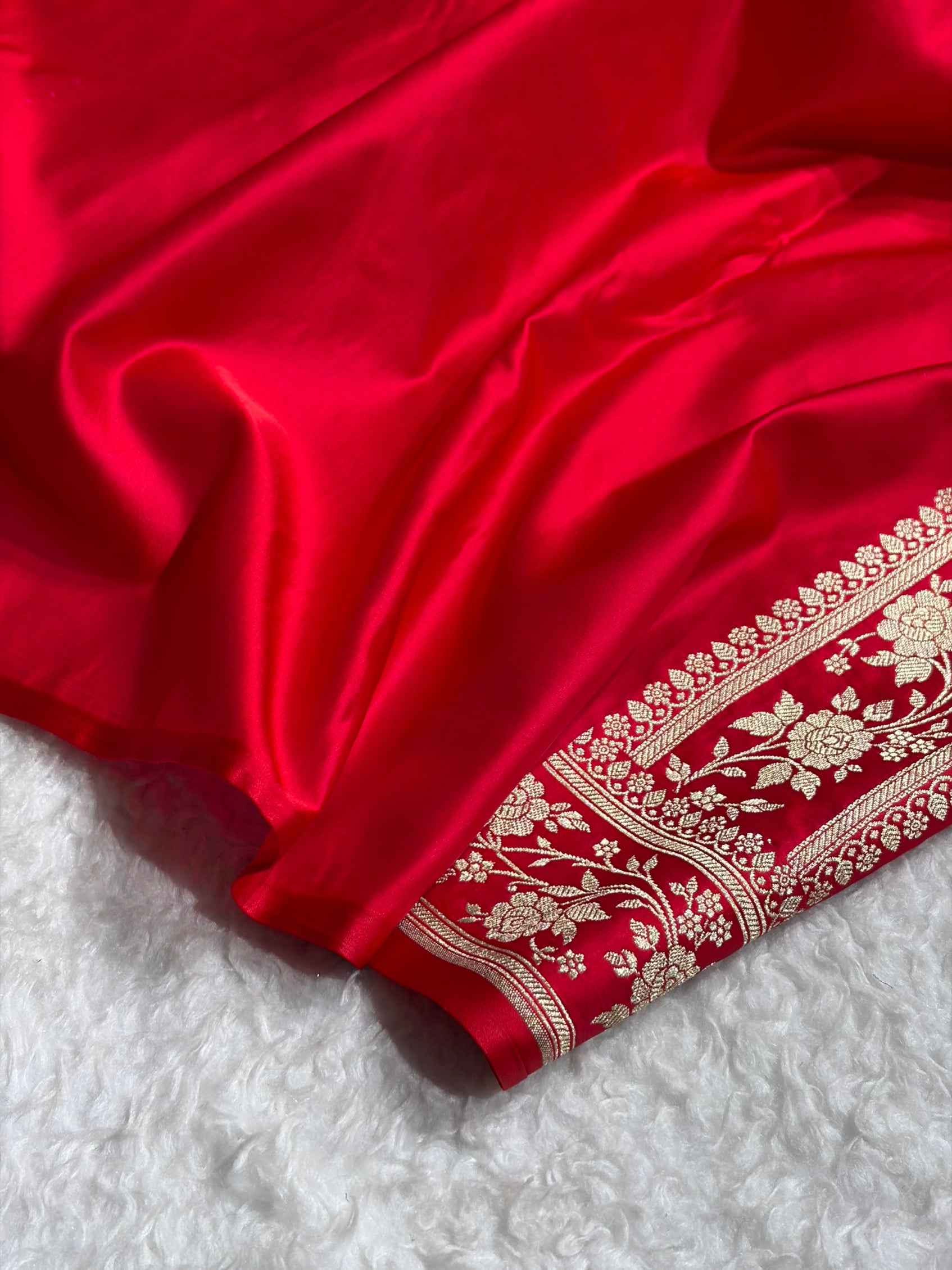 Premium Banarasi Satin Katan Saree With Minakari Boota in Red Shades SK112