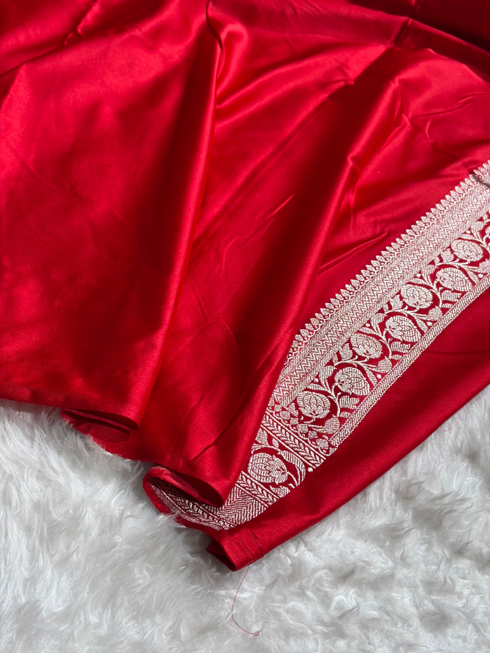 Contrast Baby Pink With Red Minakari Boota Mashru Silk Saree MS35
