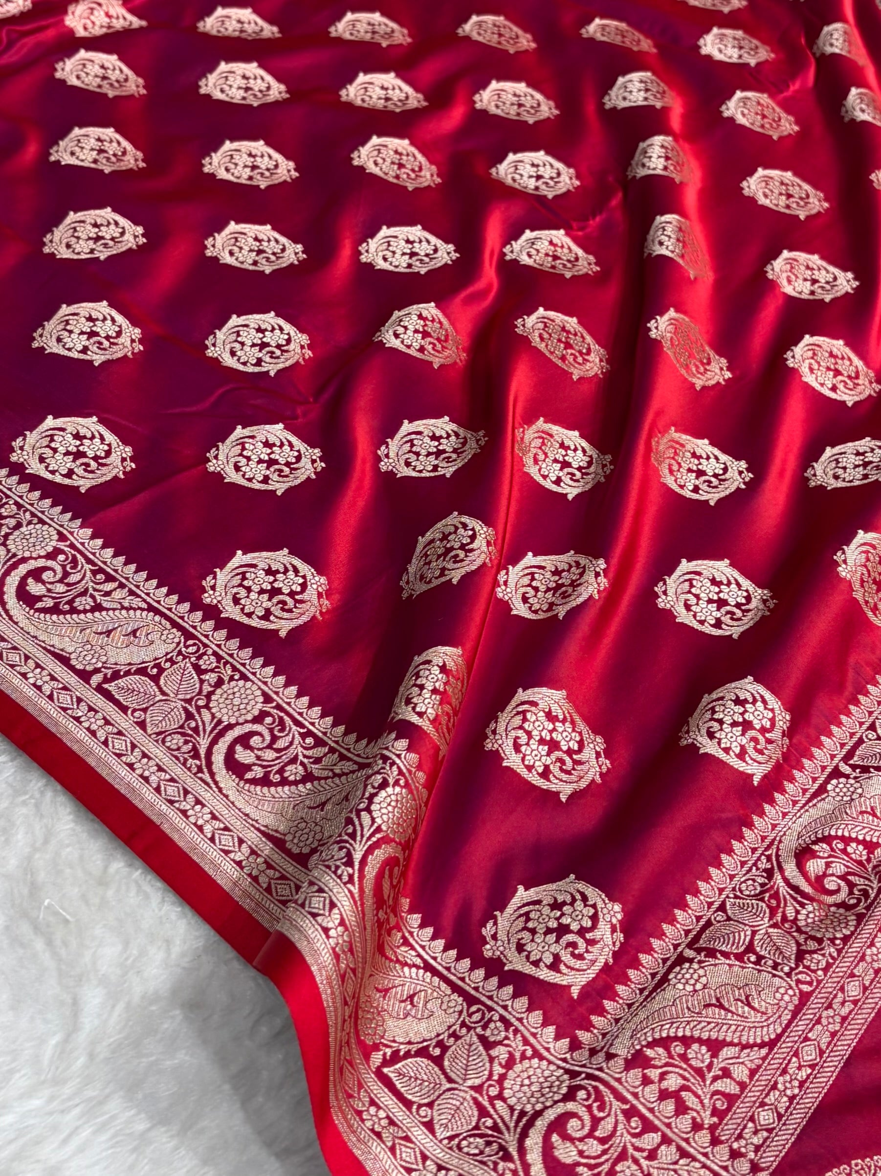 Banarasi Purplish Red Shades Banarasi Boota Pattern Floral Mashru Silk Saree MSM-104