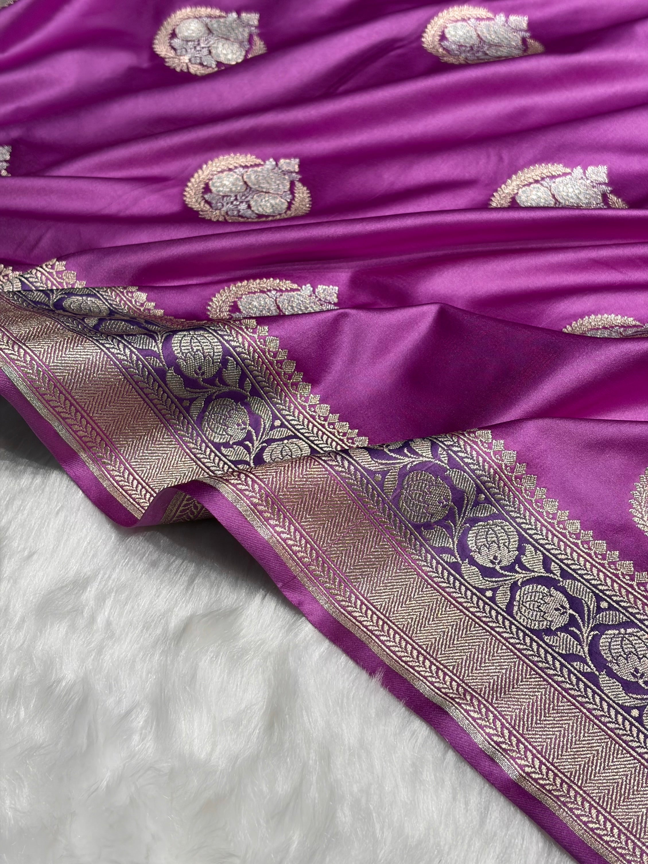 Lavender Shades Minakari Boota Mashru Silk Saree MS35