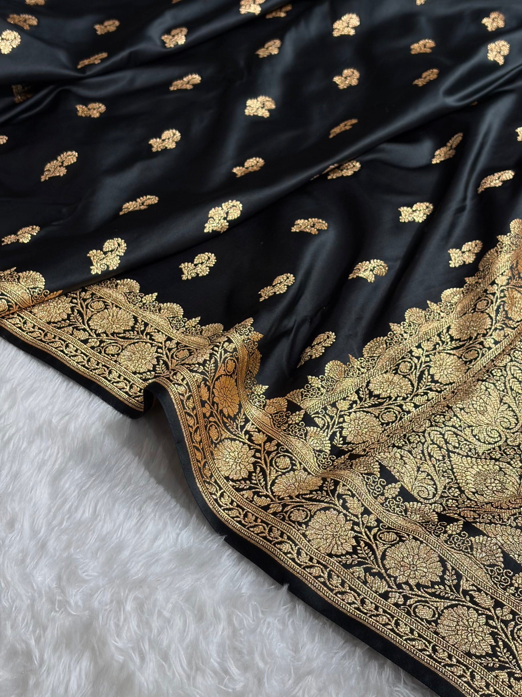 Banarasi Black Shades Floral Booti Motif Satin Katan Silk saree SK61