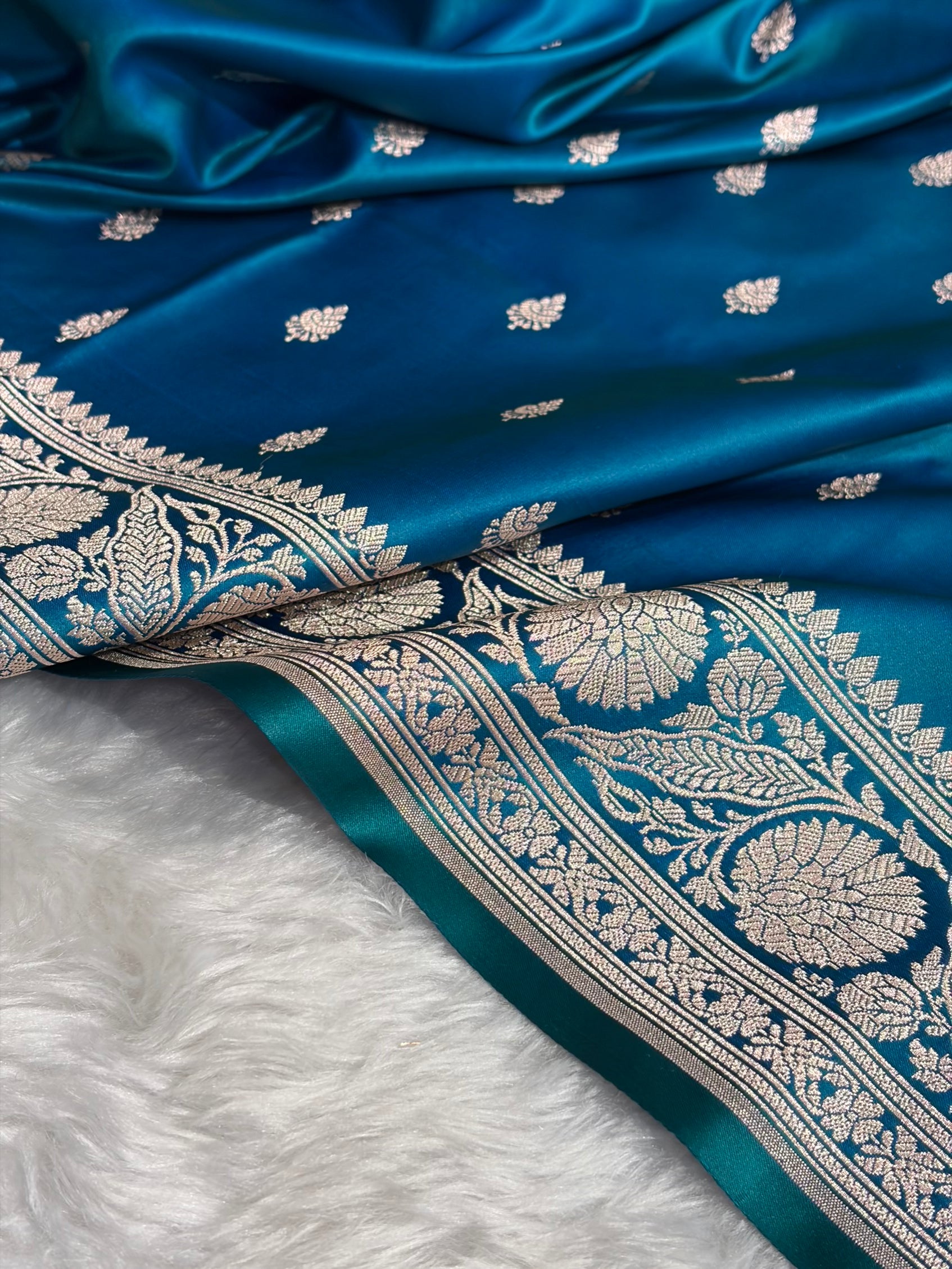 Peacock Shades Banarasi Boota Pattern Floral Mashru Silk Saree MSM-109