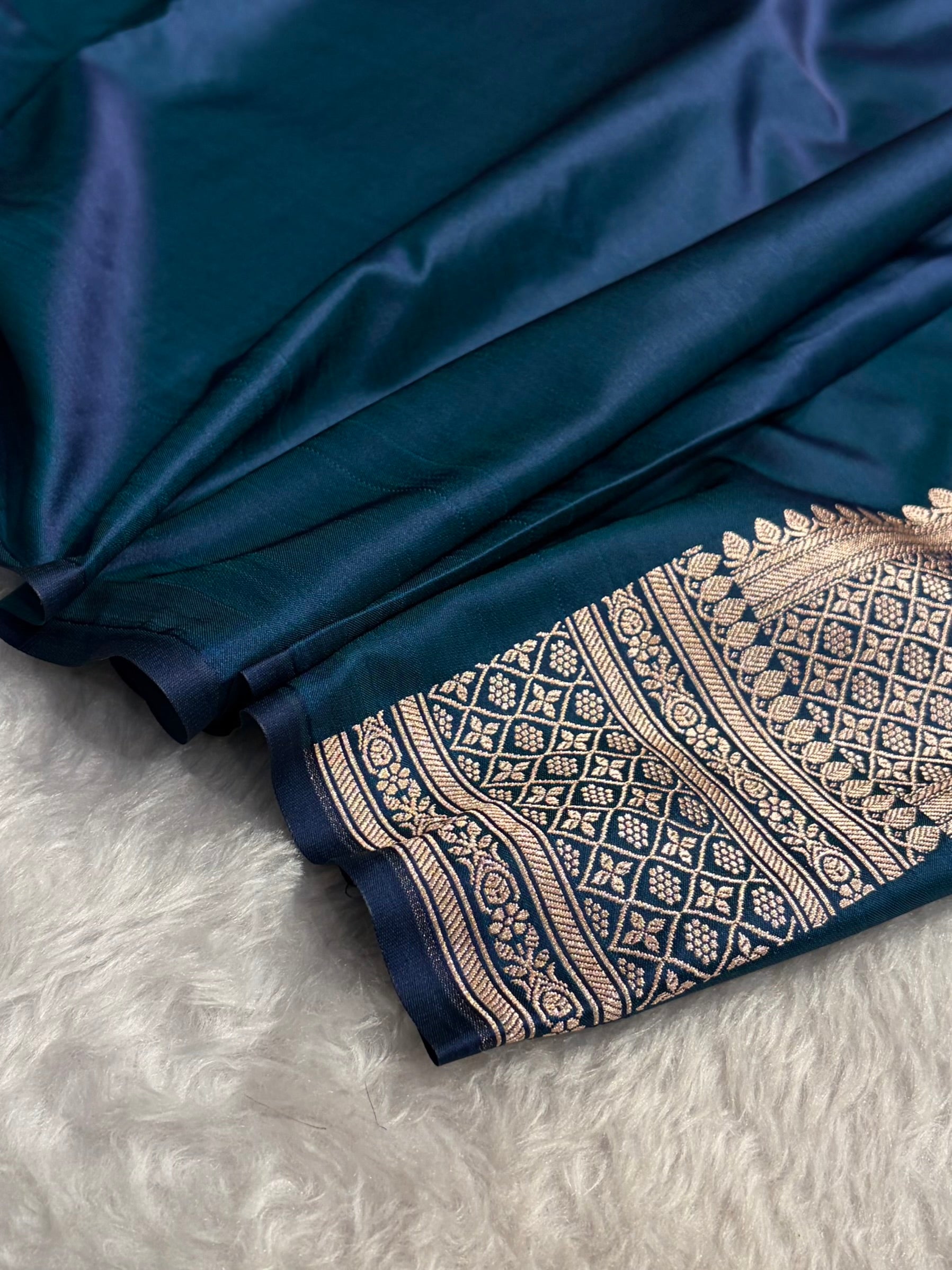 Banarasi Plain Peacock Shades With Minakari Pallu Mashru Silk Saree MS82