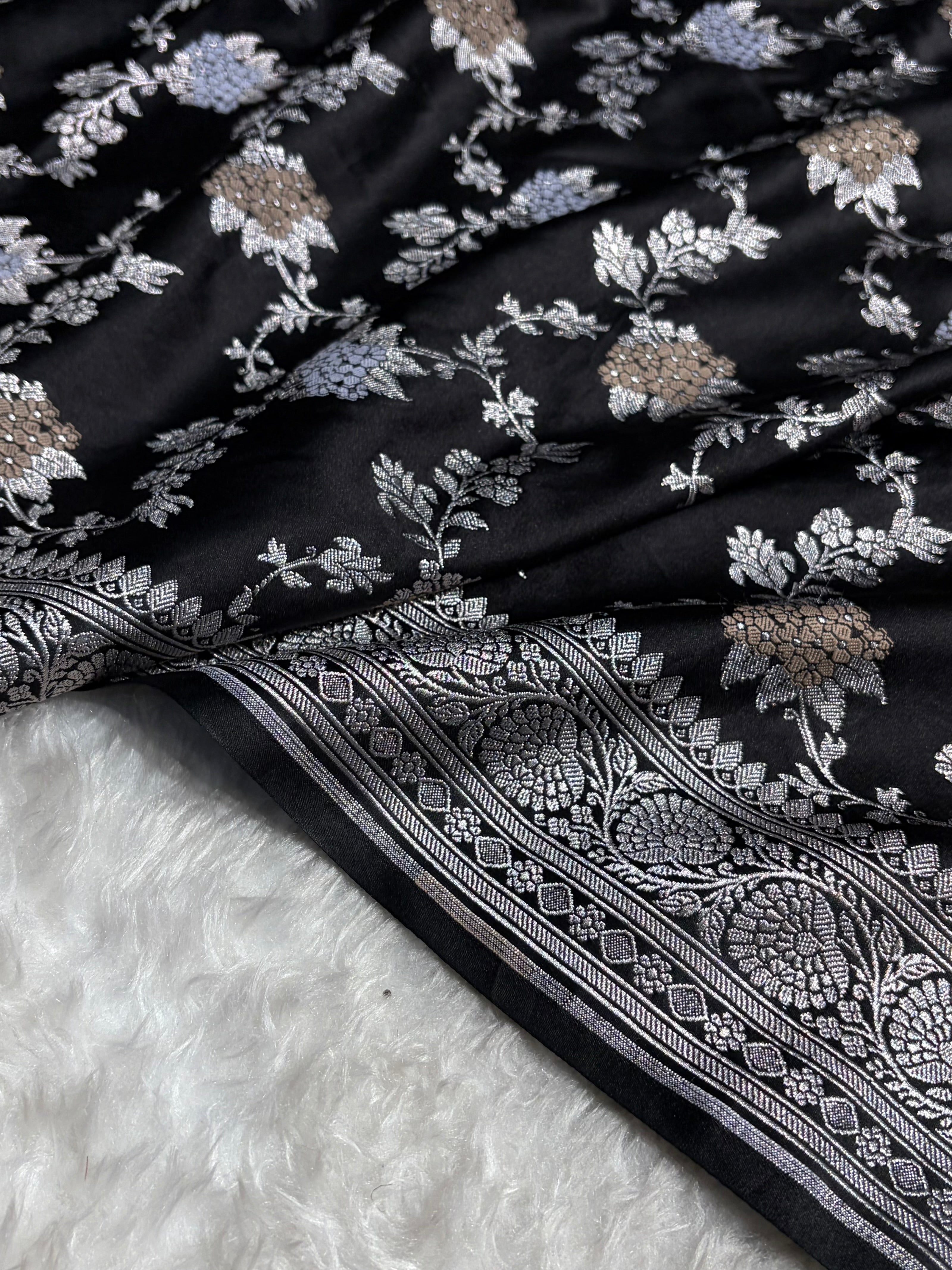 Banarasi Black Shades Jaal Pattern Mashru Silk Saree MS57