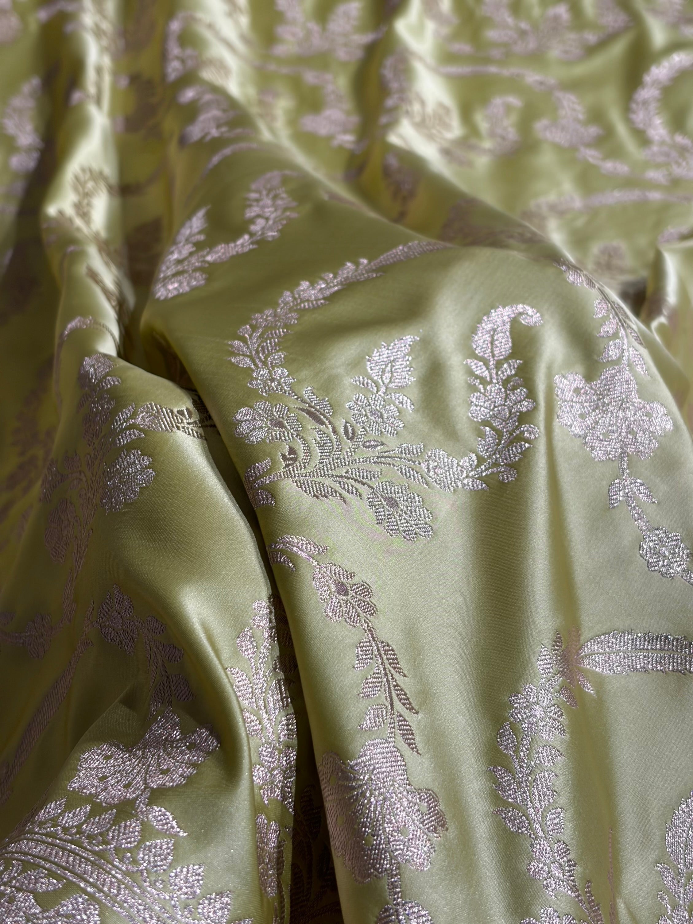 Pista Shades Banarasi With Floral Jaal Pattern Mashru Silk Saree MSM-132
