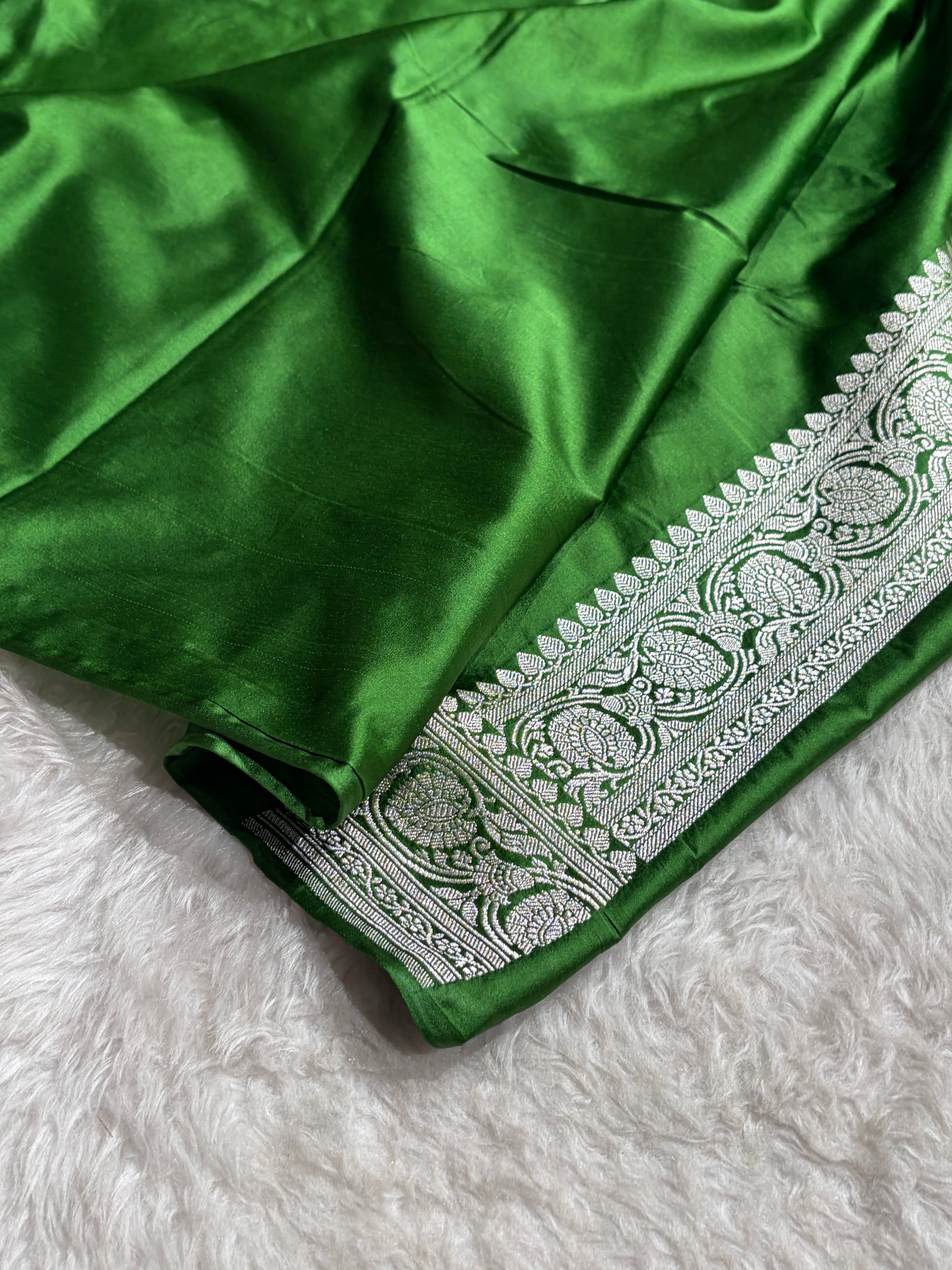 Banarasi Mahndi Booti Mashru Silk Saree MS10