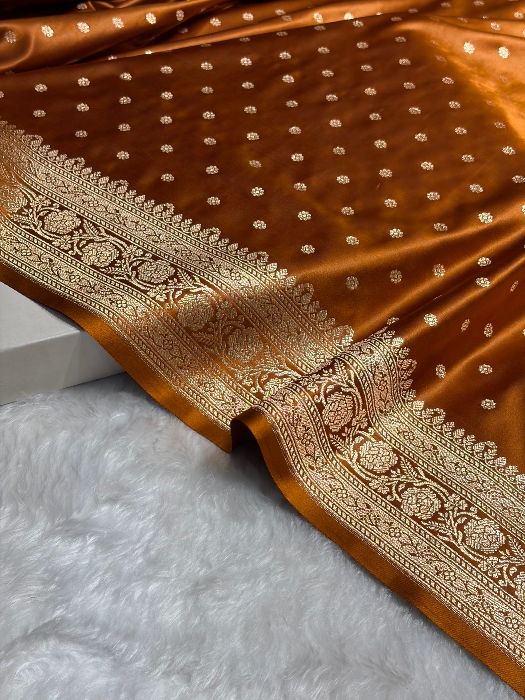 Coffee Brown Katan Silk Saree In Booti motif SK01