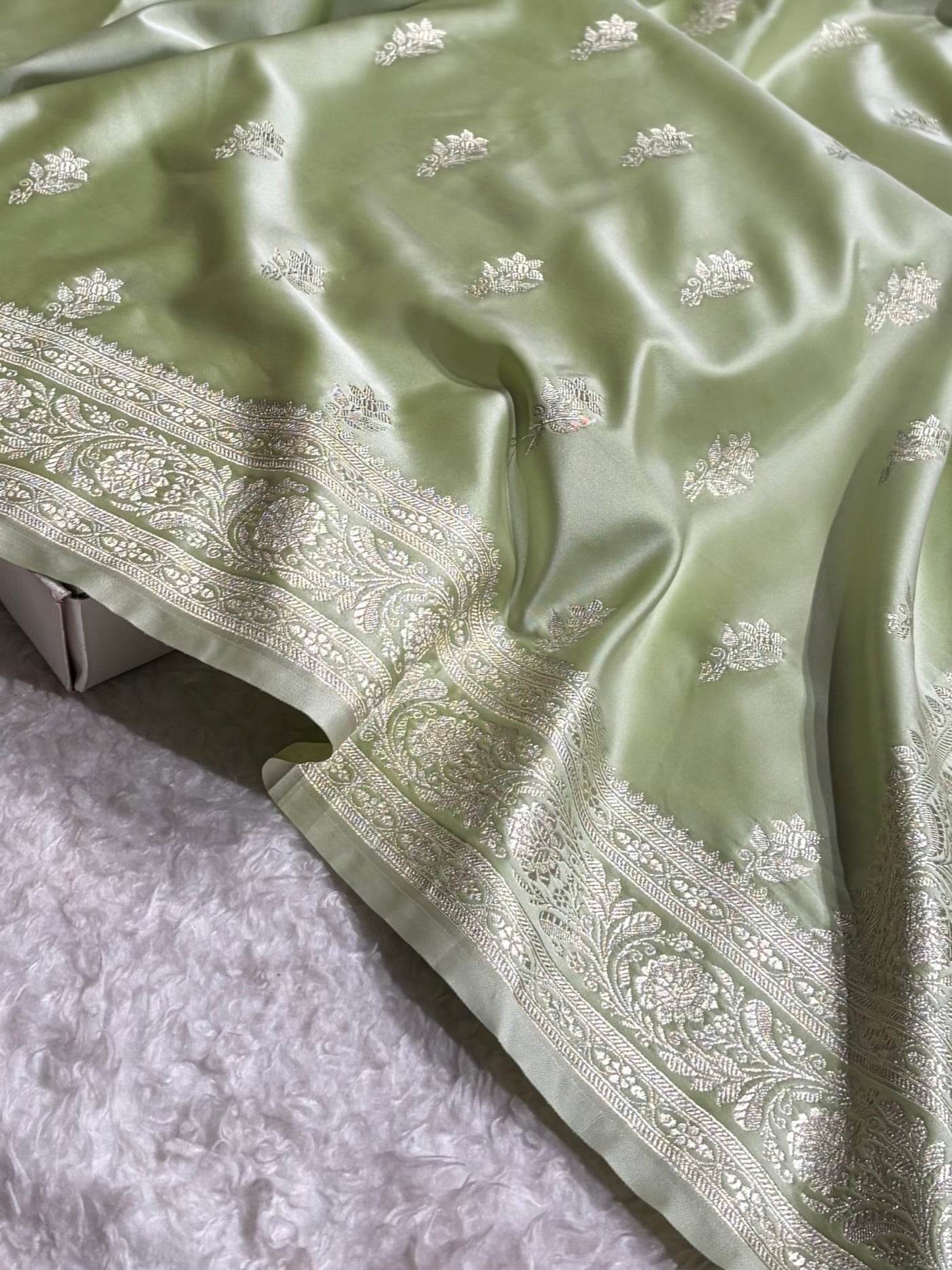 Tusser Shades Banarasi Boota Pattern Floral Mashru Silk Saree MSM-120