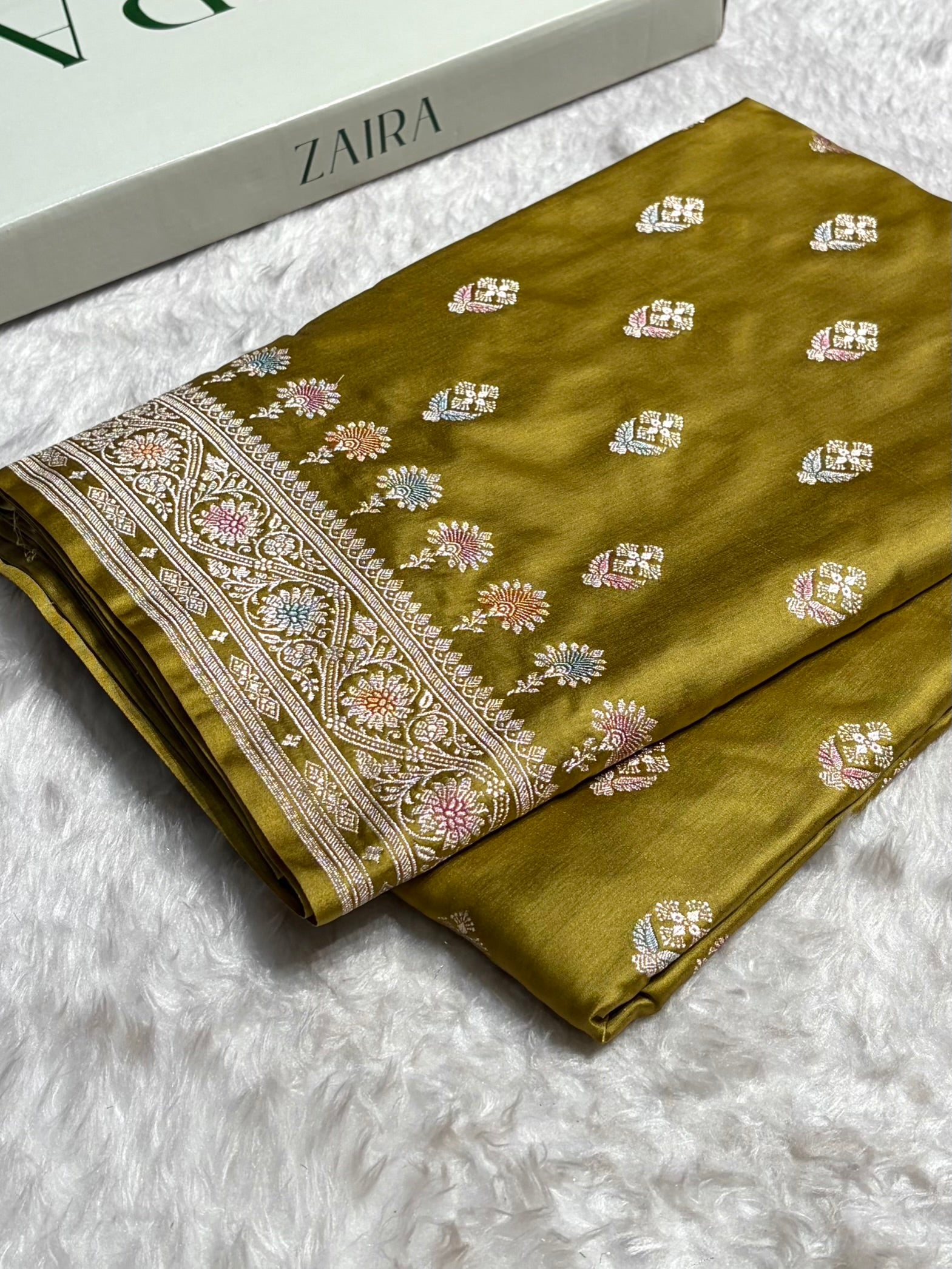 Dusty Mehendi Shades Bananasi Minakari Floral Border Boota Mashru Silk Saree MS66