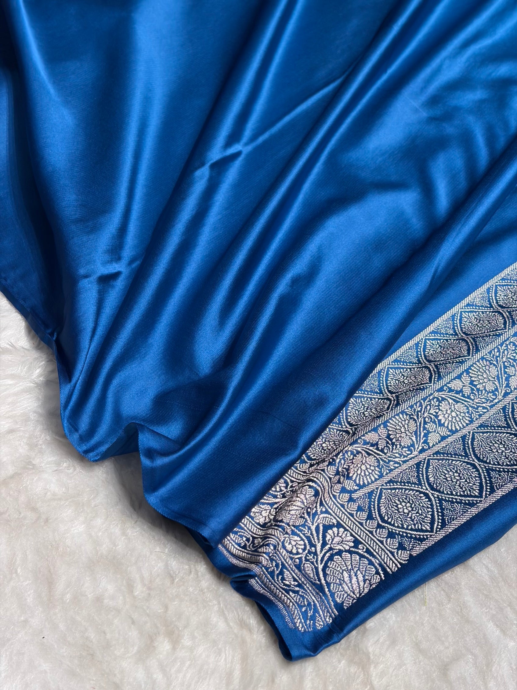Royal Blue Shades With Banarasi Minakari Booti Mashru Silk Saree MS78