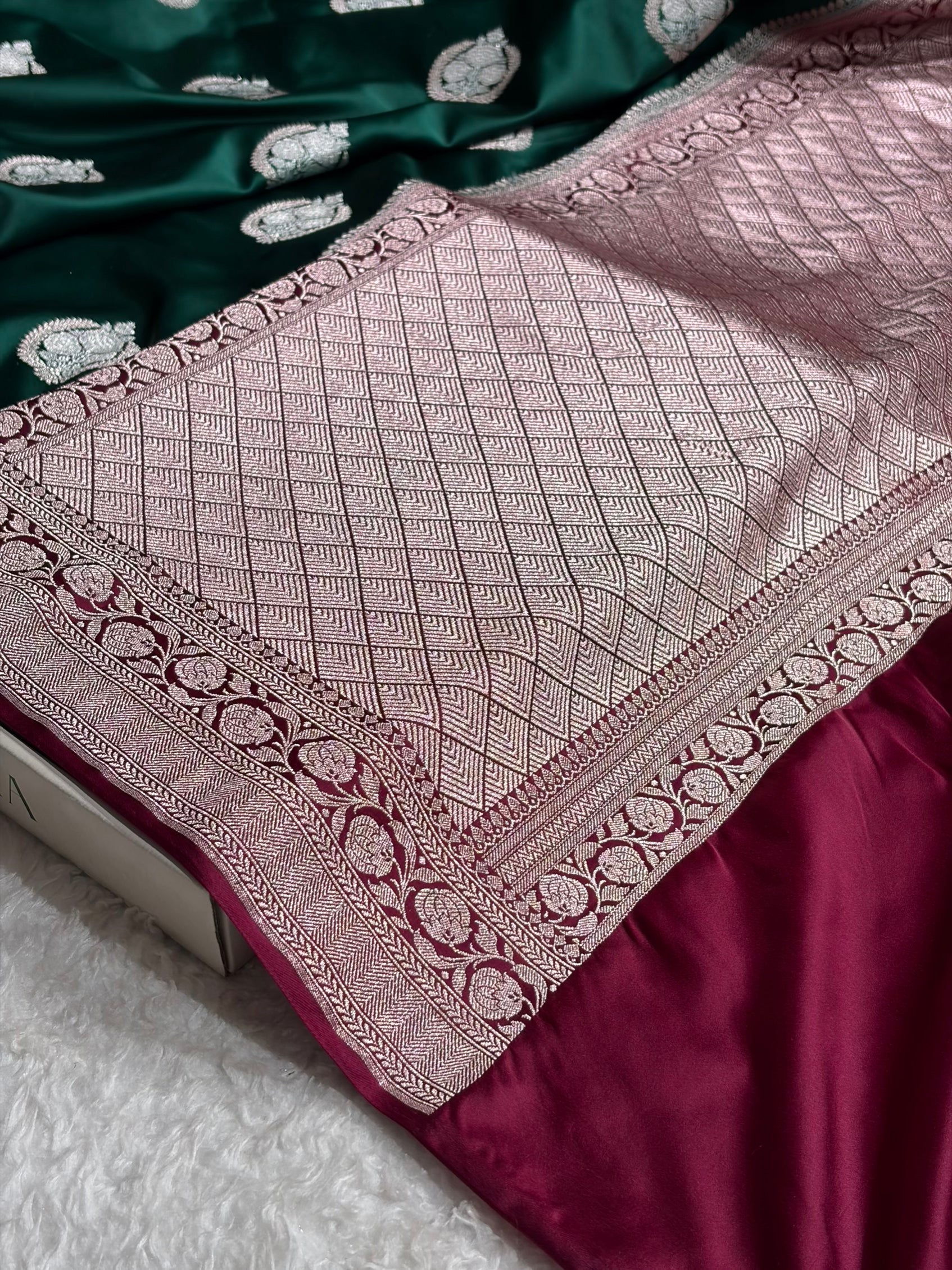 Banarasi Contrast Bottle Green With Garnet Minakari Boota Mashru Silk Saree MS35