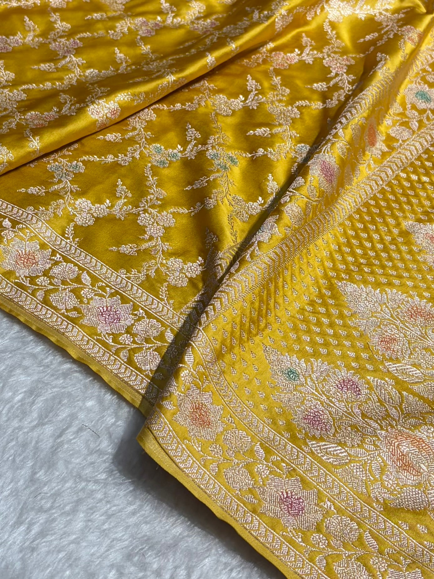 Banarasi Mustard Jaal With Minakari Pattern Mashru Silk Saree MS56
