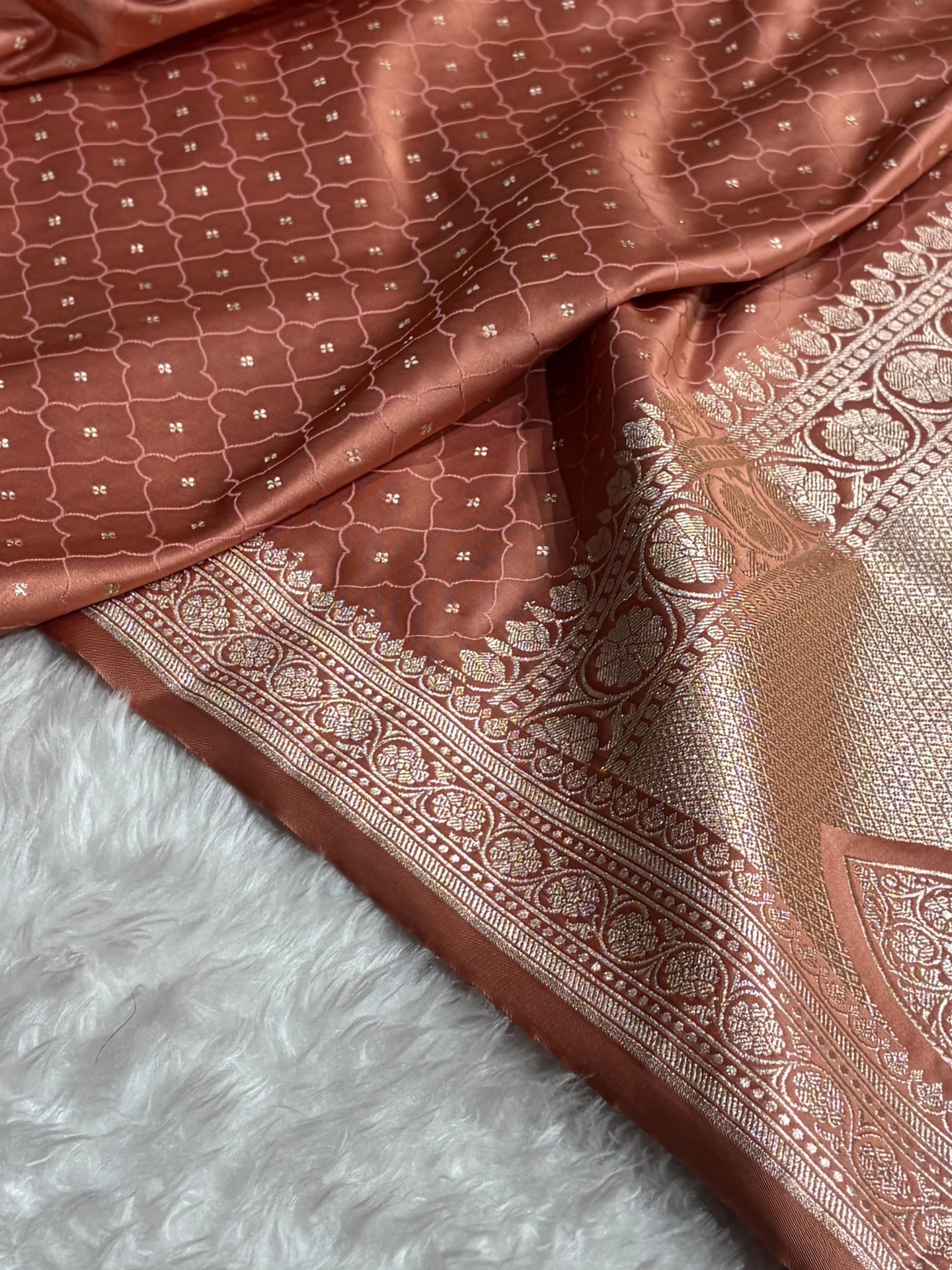 Peach Cross Shades Tanchoi Motif Mashru Silk Saree MST-13