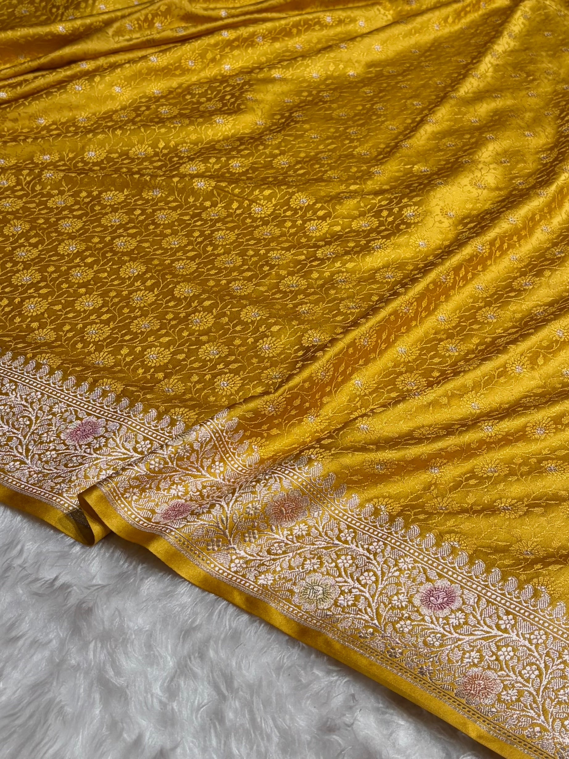Mustard Shades Booti Tanchoi Mashru Silk Saree MS49