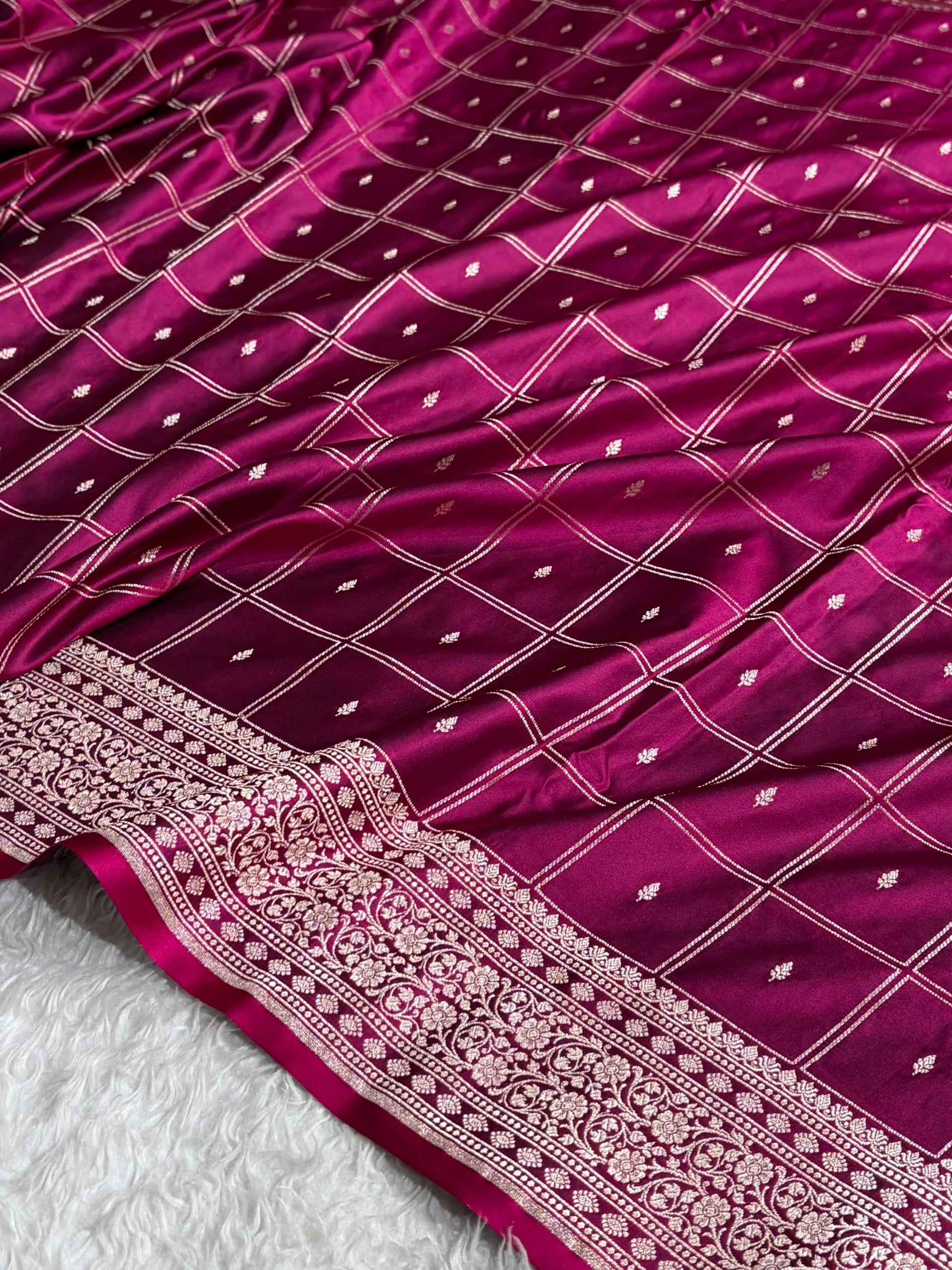Wine Shades Banarasi With Floral Border Mashru Silk Saree MSM-124