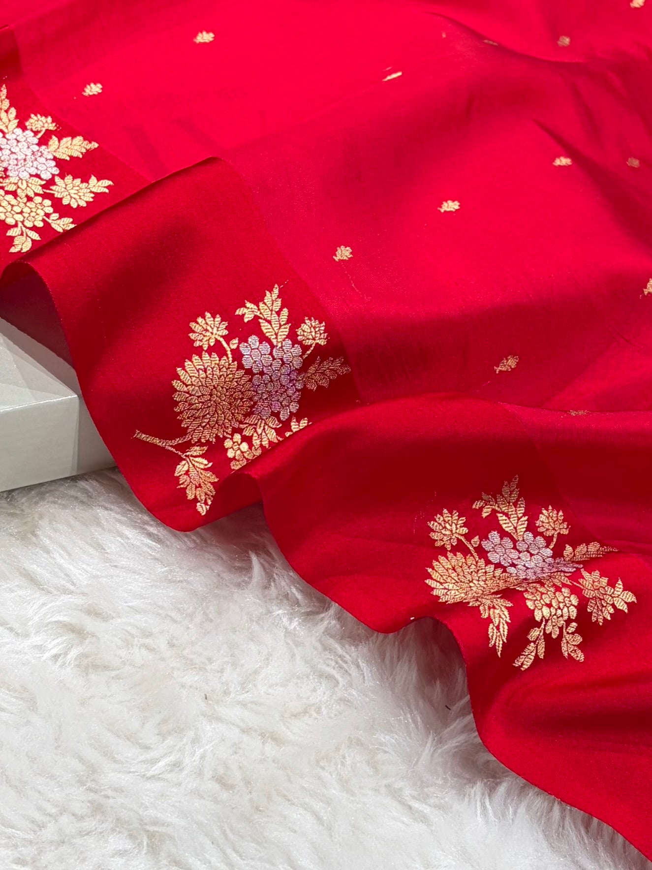 Banarasi Red Shades Meena Boota Handwoven Pure Paper Silk RM-72