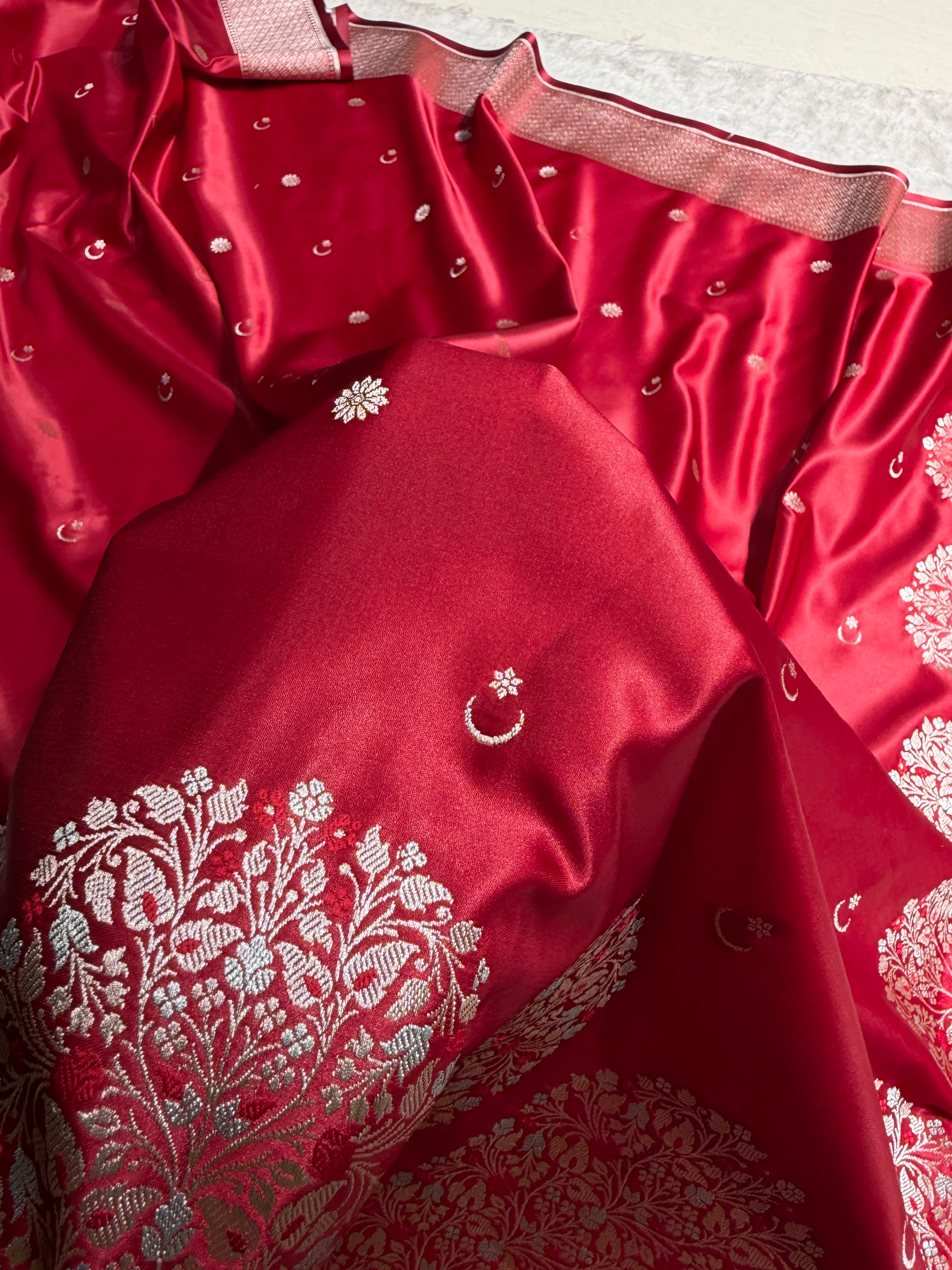 Maroon Shades Banarasi With Floral Minakari Pattern Mashru Silk Saree MSM-131