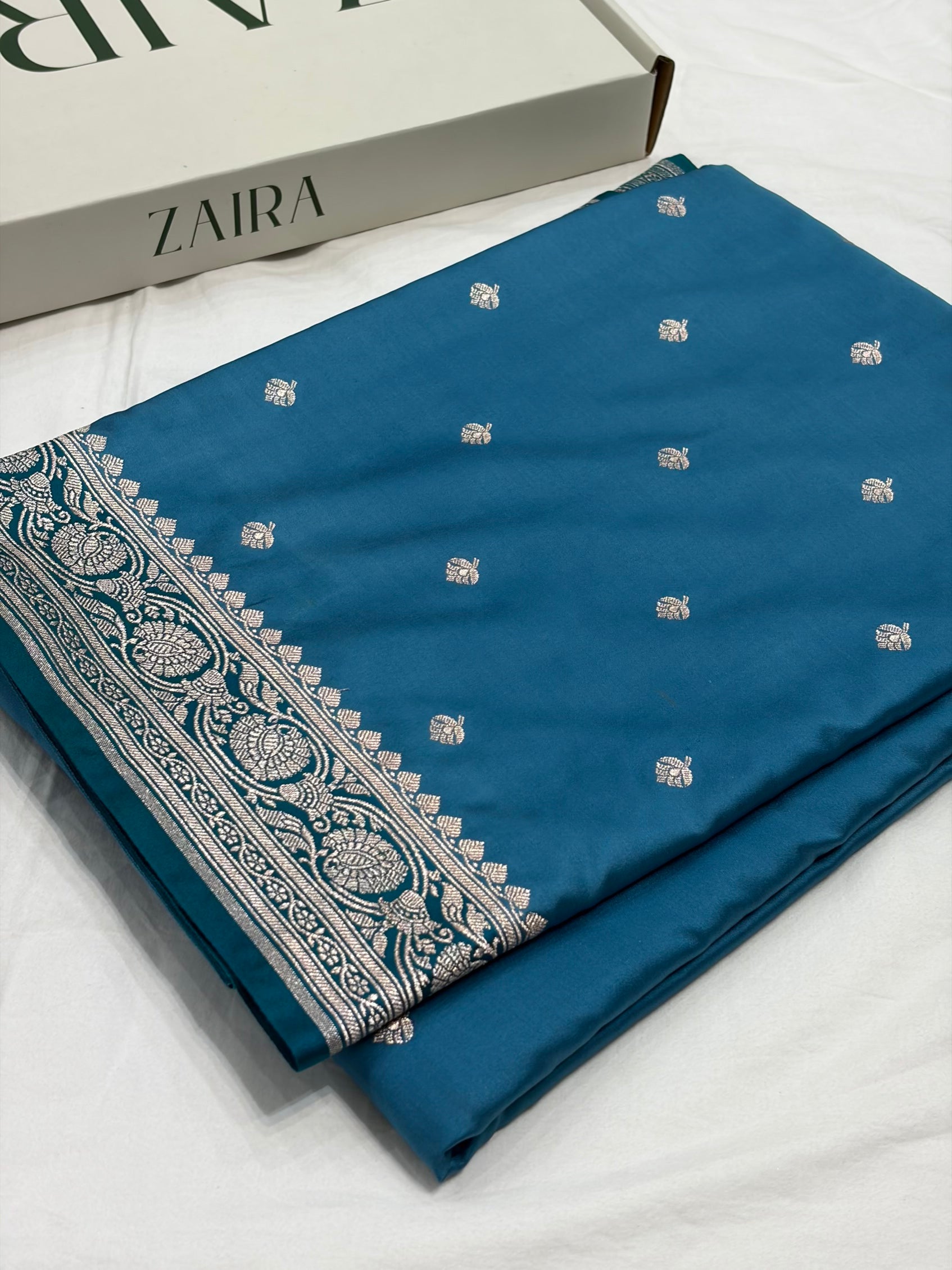 Firozi / Rama Contrast Shade With Booti Pattern Mashru Silk Saree